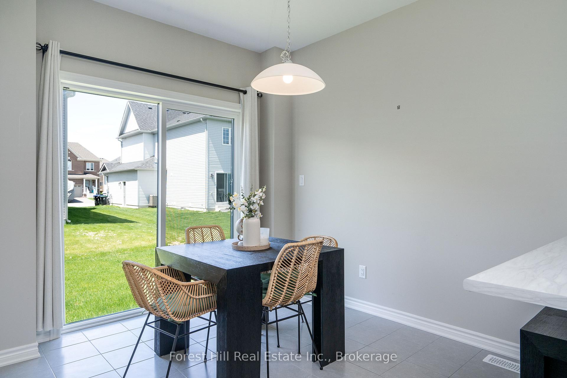 Photo 12 of 281 Springfield Crescent, Clearview, Stayner — HOMEH