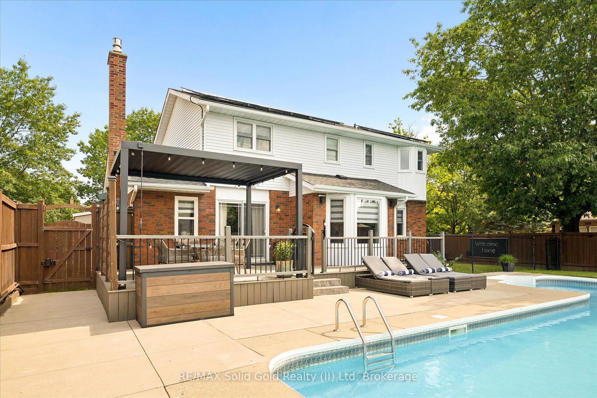 Photo 46 of 315 Crimson Crescent, Waterloo, Lexington/Lincoln Village — HOMEH