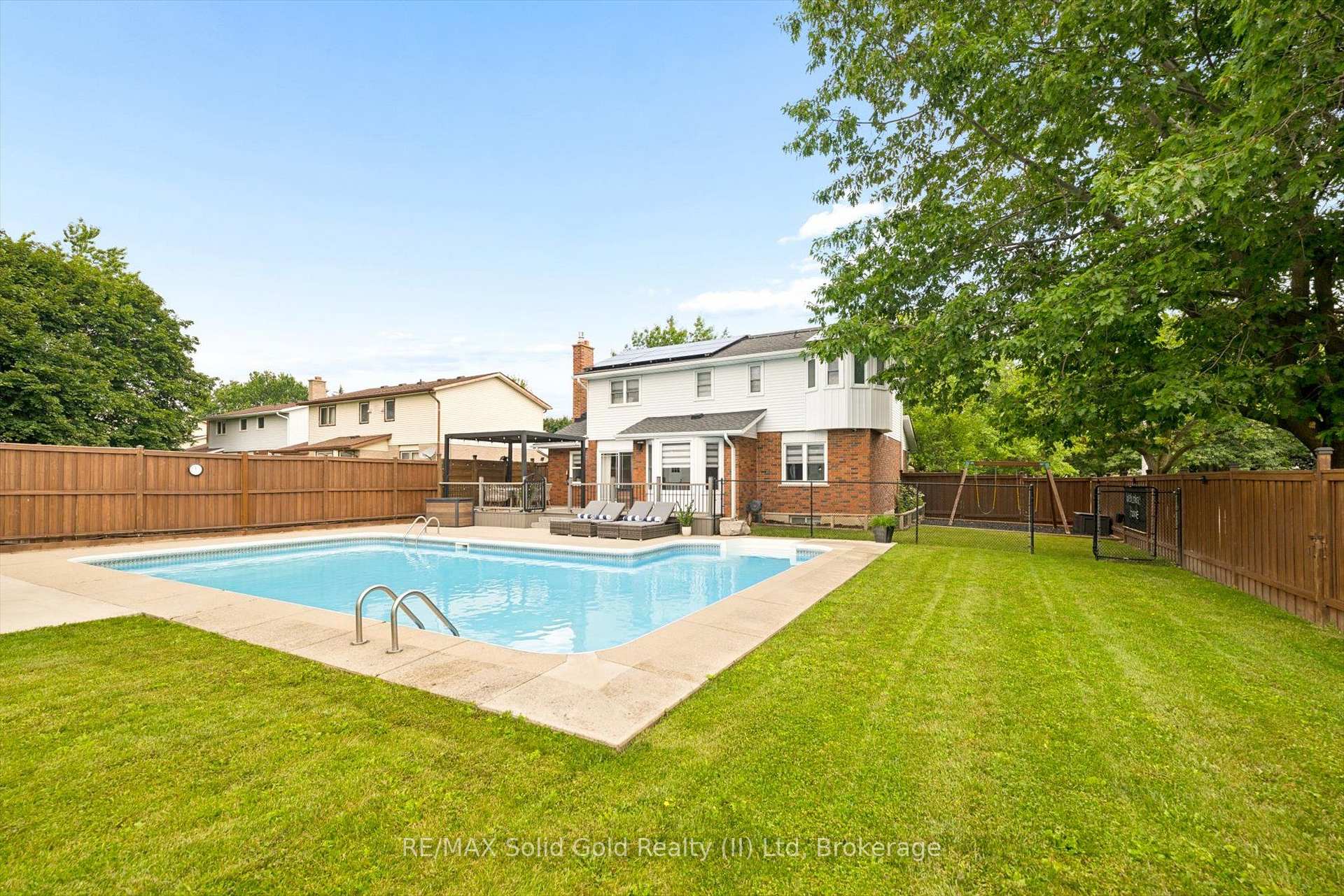 Photo 47 of 315 Crimson Crescent, Waterloo, Lexington/Lincoln Village — HOMEH