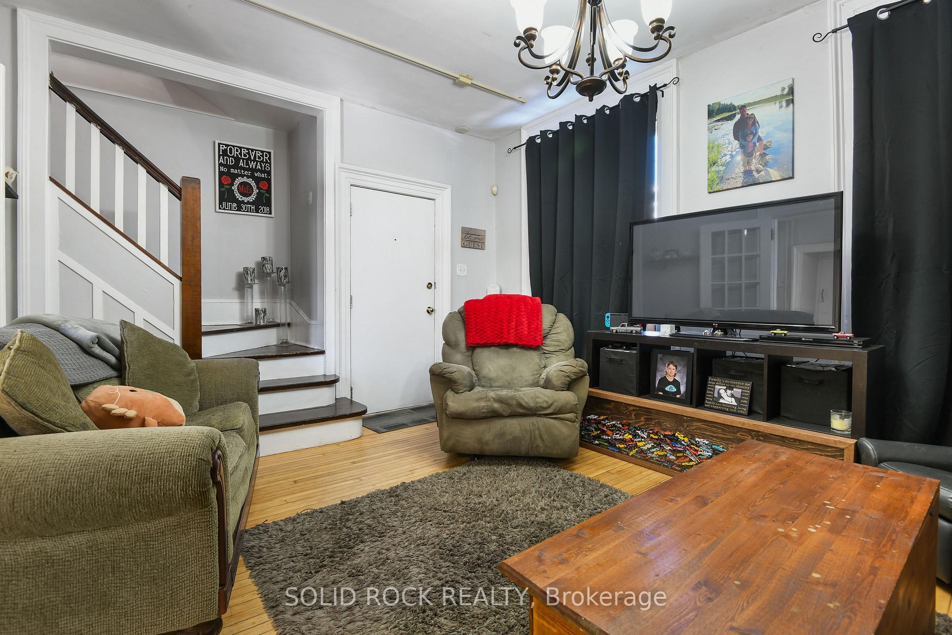 Photo 5 of 28 Wilson Street W, Perth, Perth — HOMEH