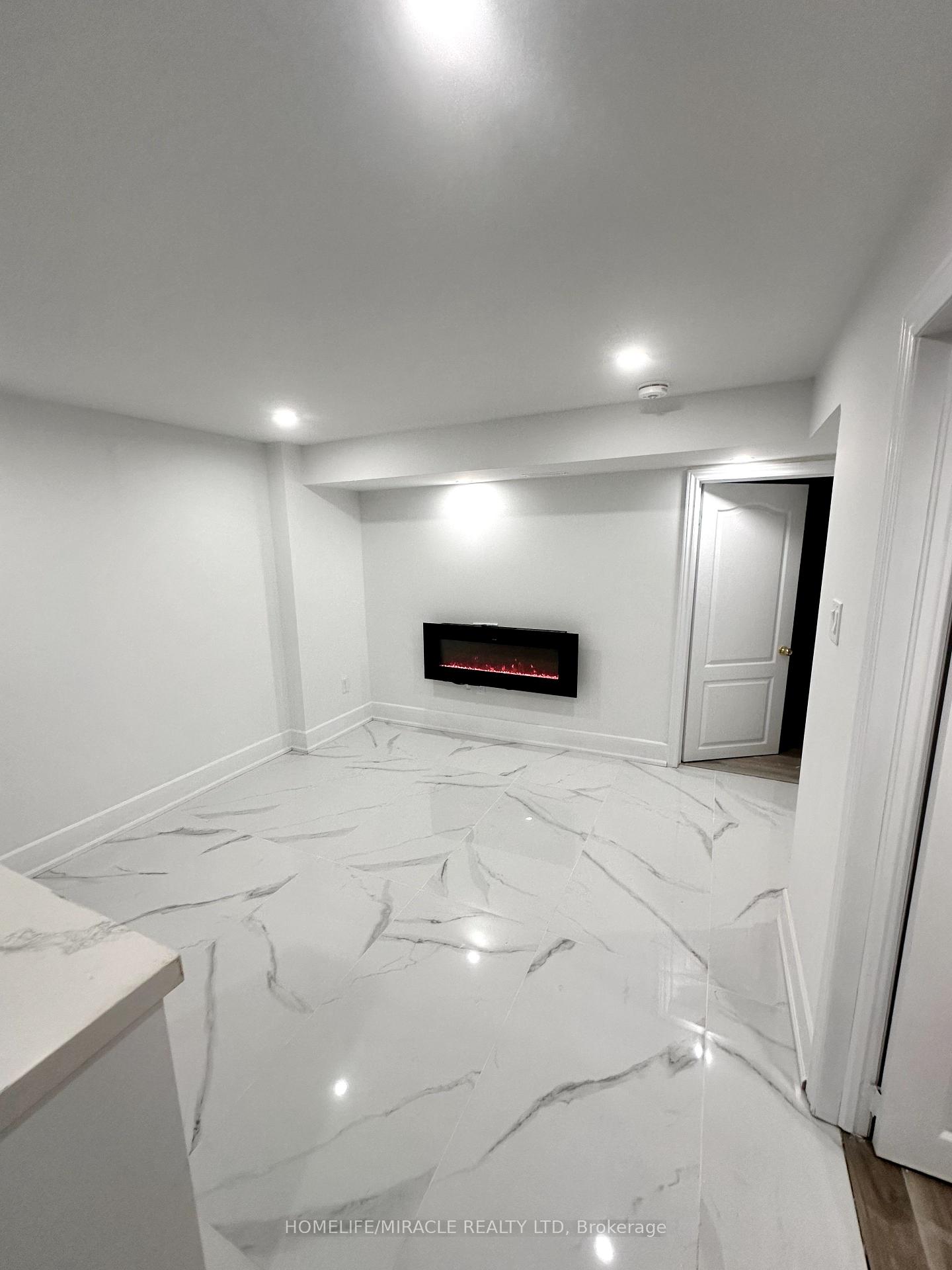 Photo 5 of Unit Bsmt, 50 Baycliffe Drive, Whitby, Williamsburg — HOMEH