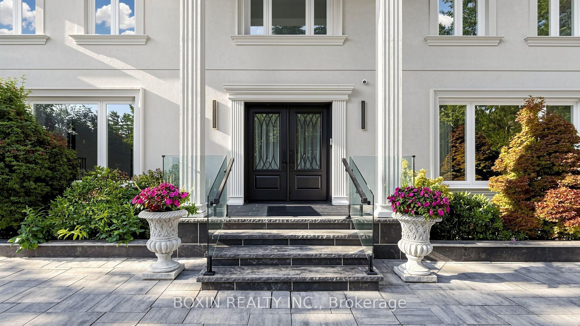 Photo 5 of 33 Wilket Road, North York, Bridle Path-Sunnybrook-York Mills — HOMEH