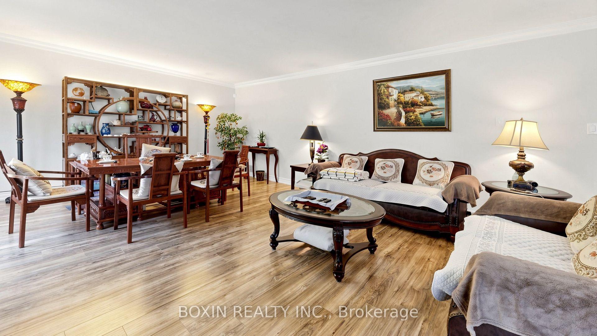 Photo 7 of 33 Wilket Road, North York, Bridle Path-Sunnybrook-York Mills — HOMEH
