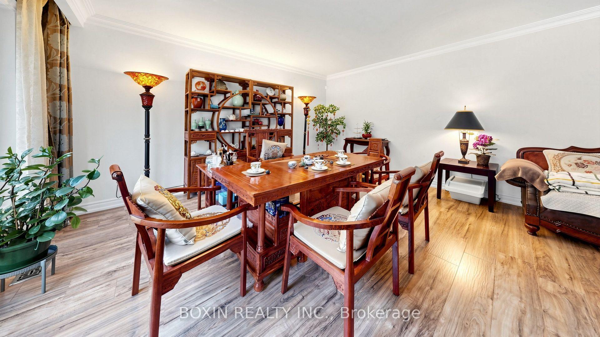Photo 10 of 33 Wilket Road, North York, Bridle Path-Sunnybrook-York Mills — HOMEH