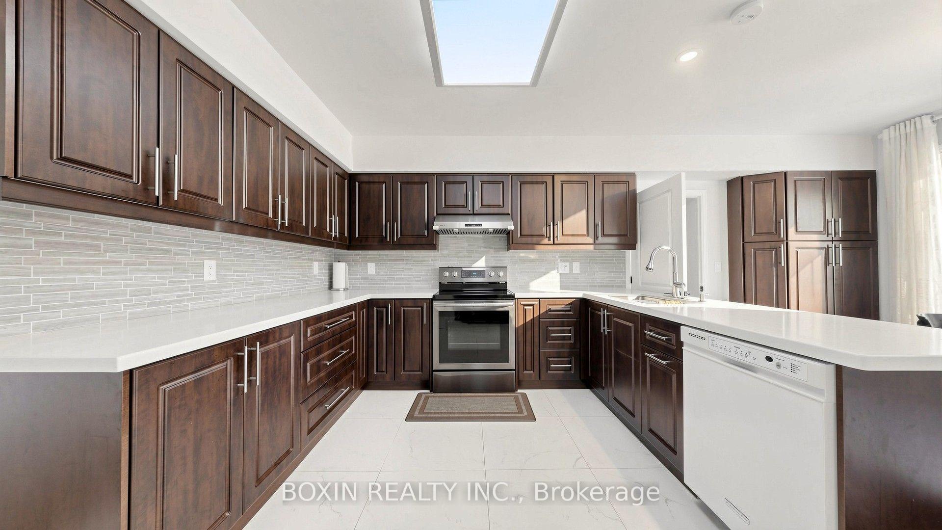 Photo 11 of 33 Wilket Road, North York, Bridle Path-Sunnybrook-York Mills — HOMEH