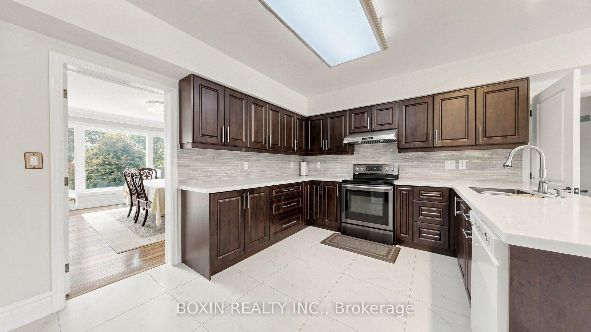 Photo 12 of 33 Wilket Road, North York, Bridle Path-Sunnybrook-York Mills — HOMEH