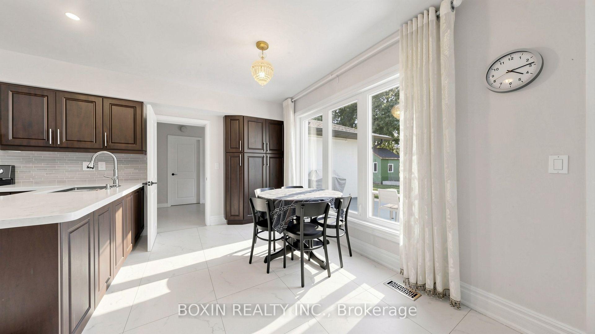 Photo 13 of 33 Wilket Road, North York, Bridle Path-Sunnybrook-York Mills — HOMEH