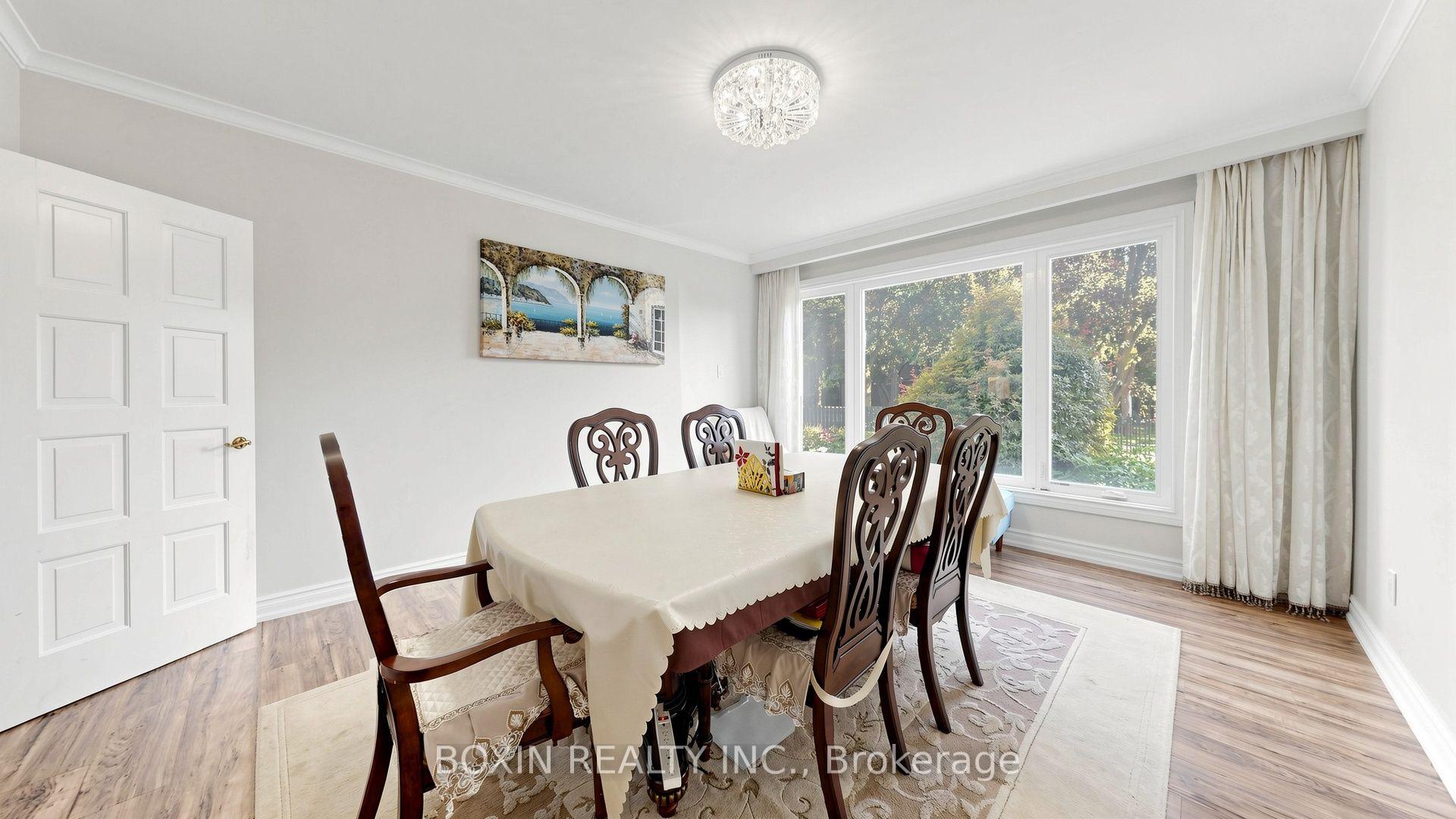 Photo 15 of 33 Wilket Road, North York, Bridle Path-Sunnybrook-York Mills — HOMEH
