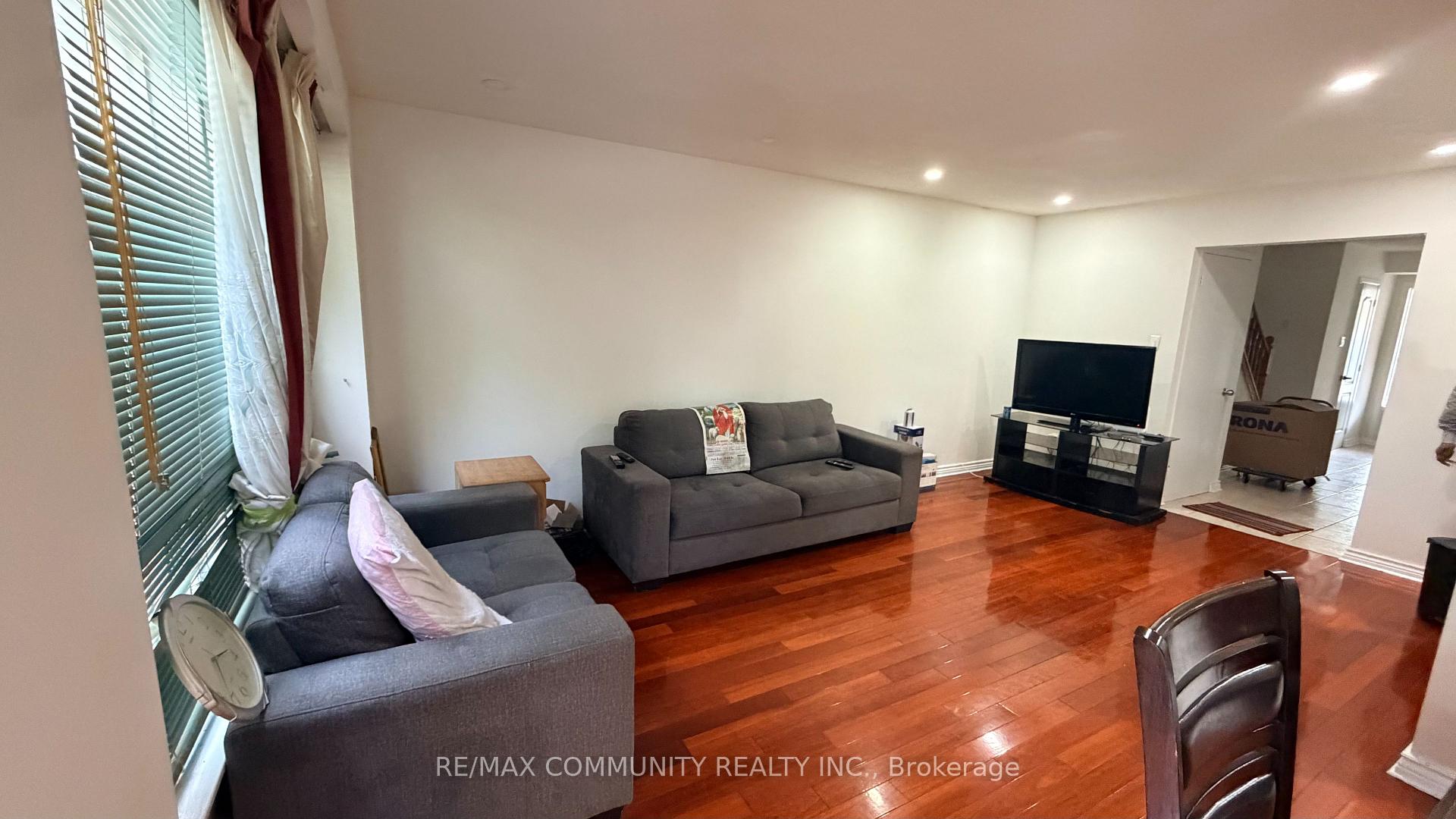 Photo 4 of Unit 3, 101 Dundalk Drive, Scarborough, Dorset Park — HOMEH