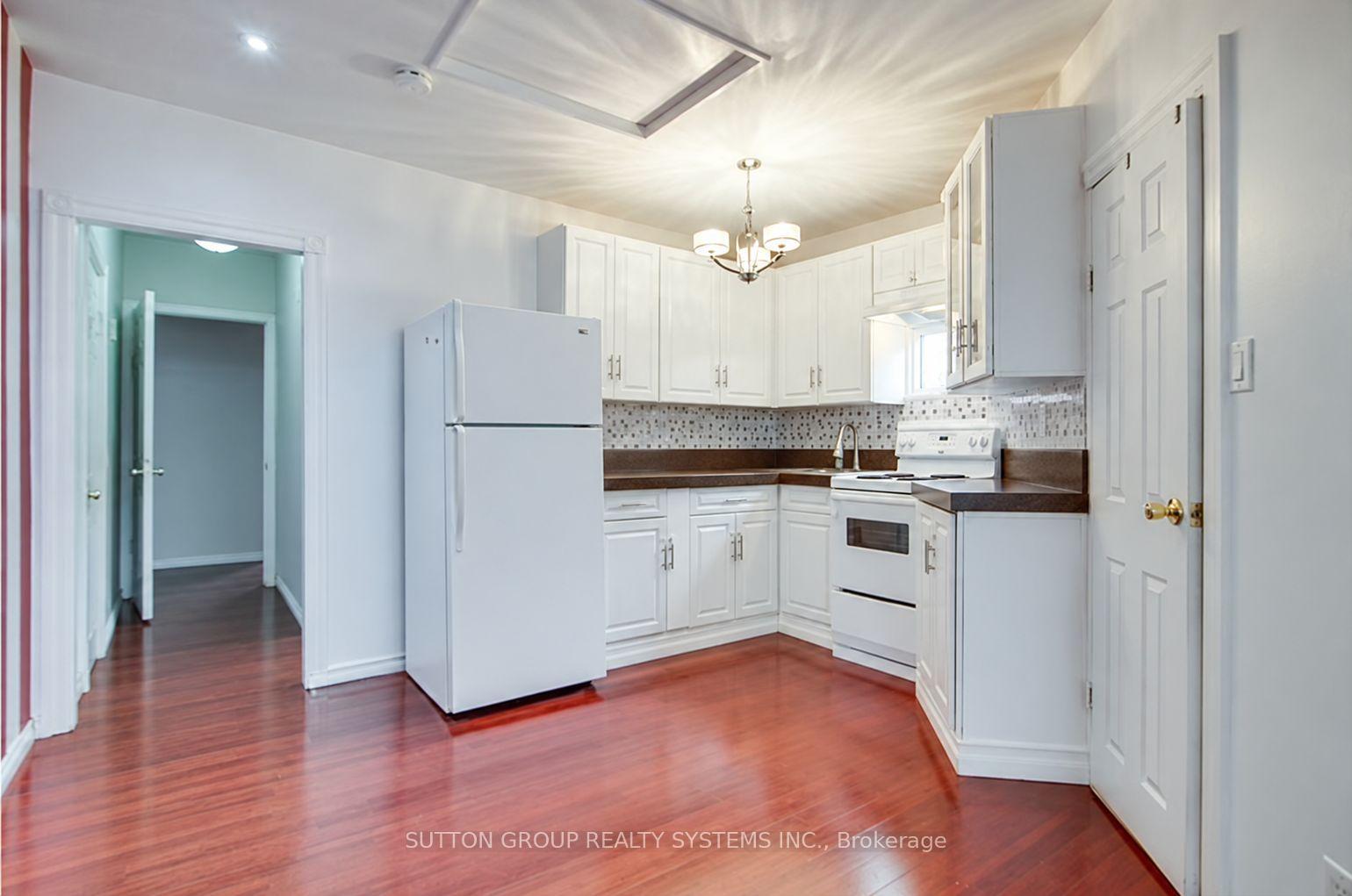 Photo 3 of 2094 Dufferin Street, Toronto, Caledonia-Fairbank — HOMEH