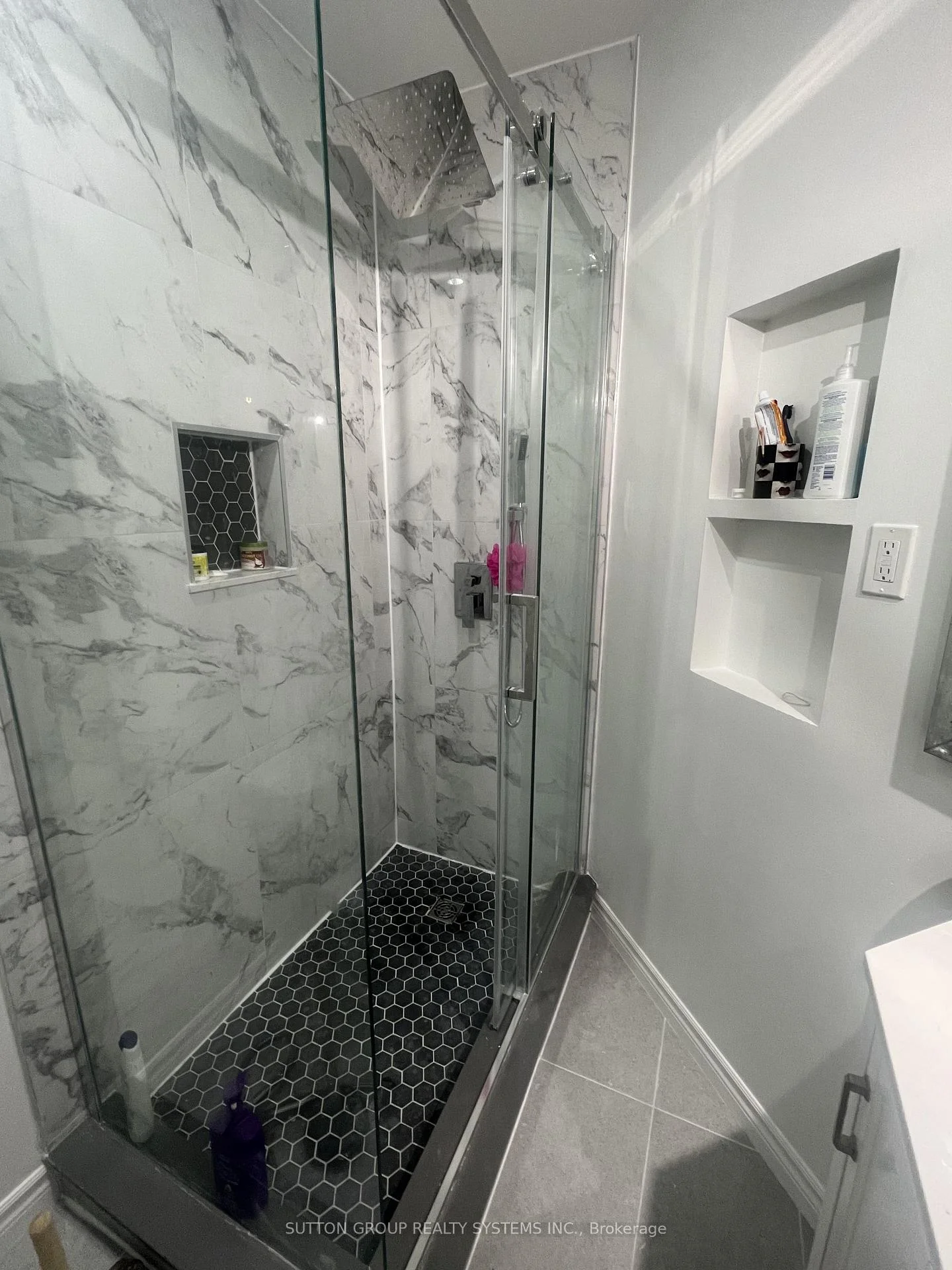 Photo 7 of 2094 Dufferin Street, Toronto, Caledonia-Fairbank — HOMEH