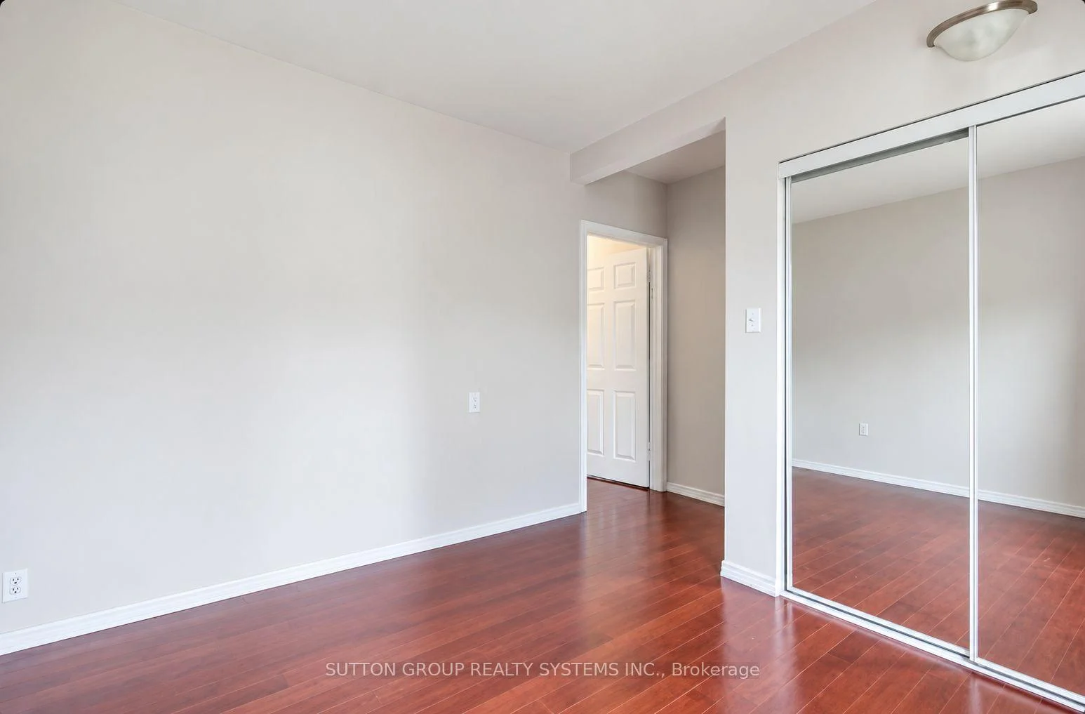 Photo 11 of 2094 Dufferin Street, Toronto, Caledonia-Fairbank — HOMEH