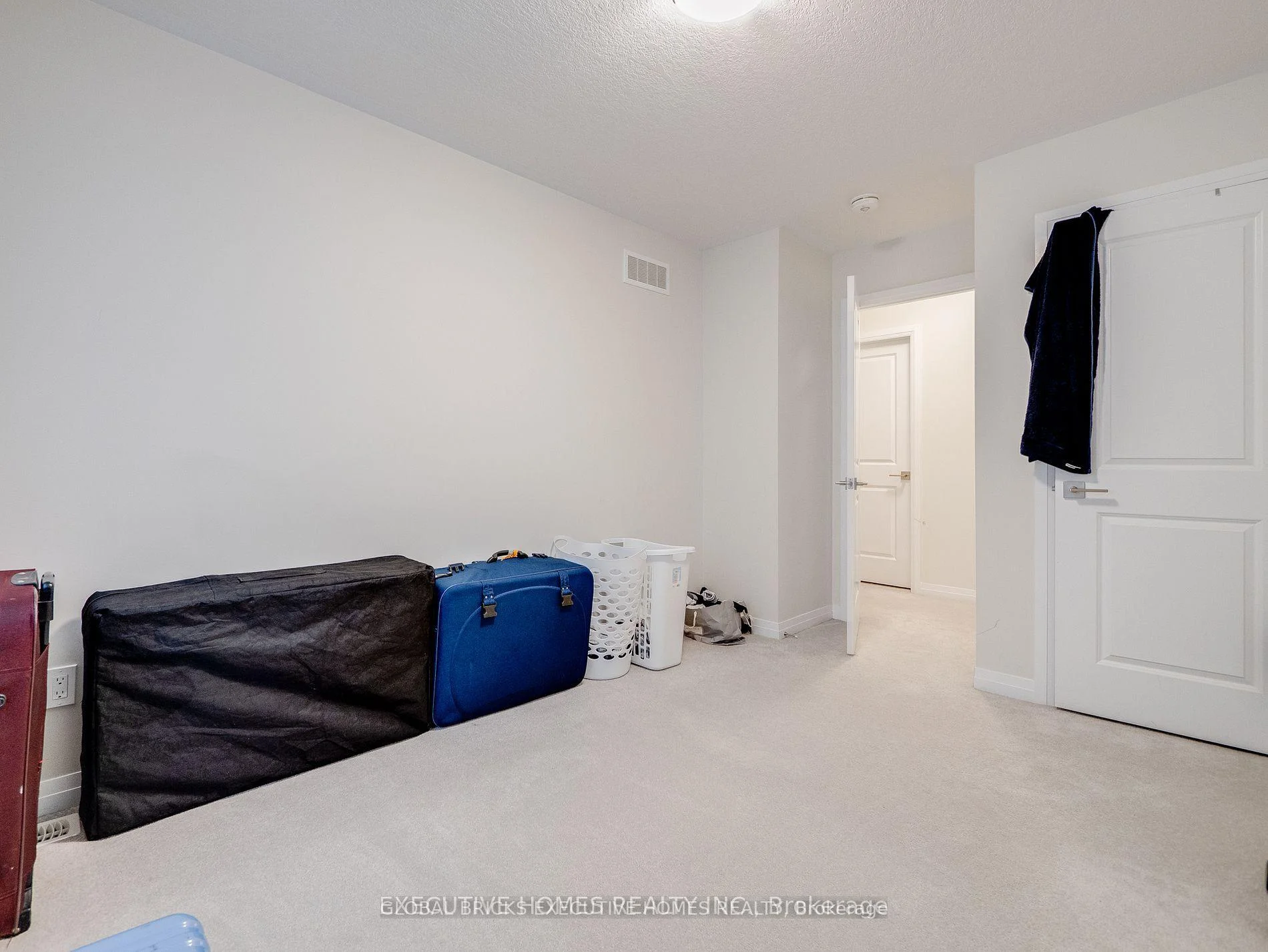 Photo 13 of 94 Progress Crescent, Kitchener, Trussler — HOMEH