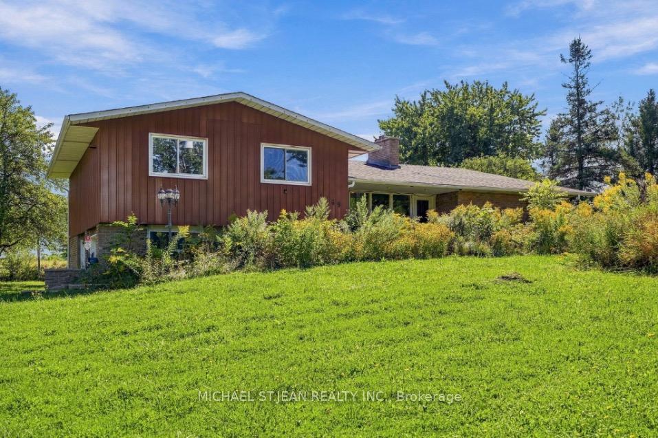 Photo 3 of 1169 Nebo Road, Hamilton, Rural Glanbrook — HOMEH