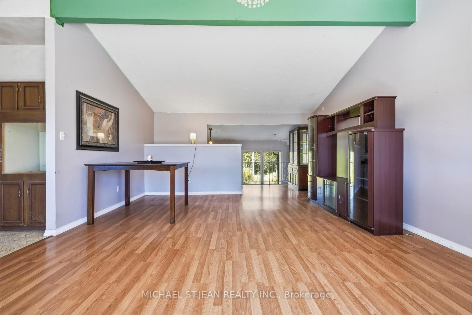 Photo 8 of 1169 Nebo Road, Hamilton, Rural Glanbrook — HOMEH