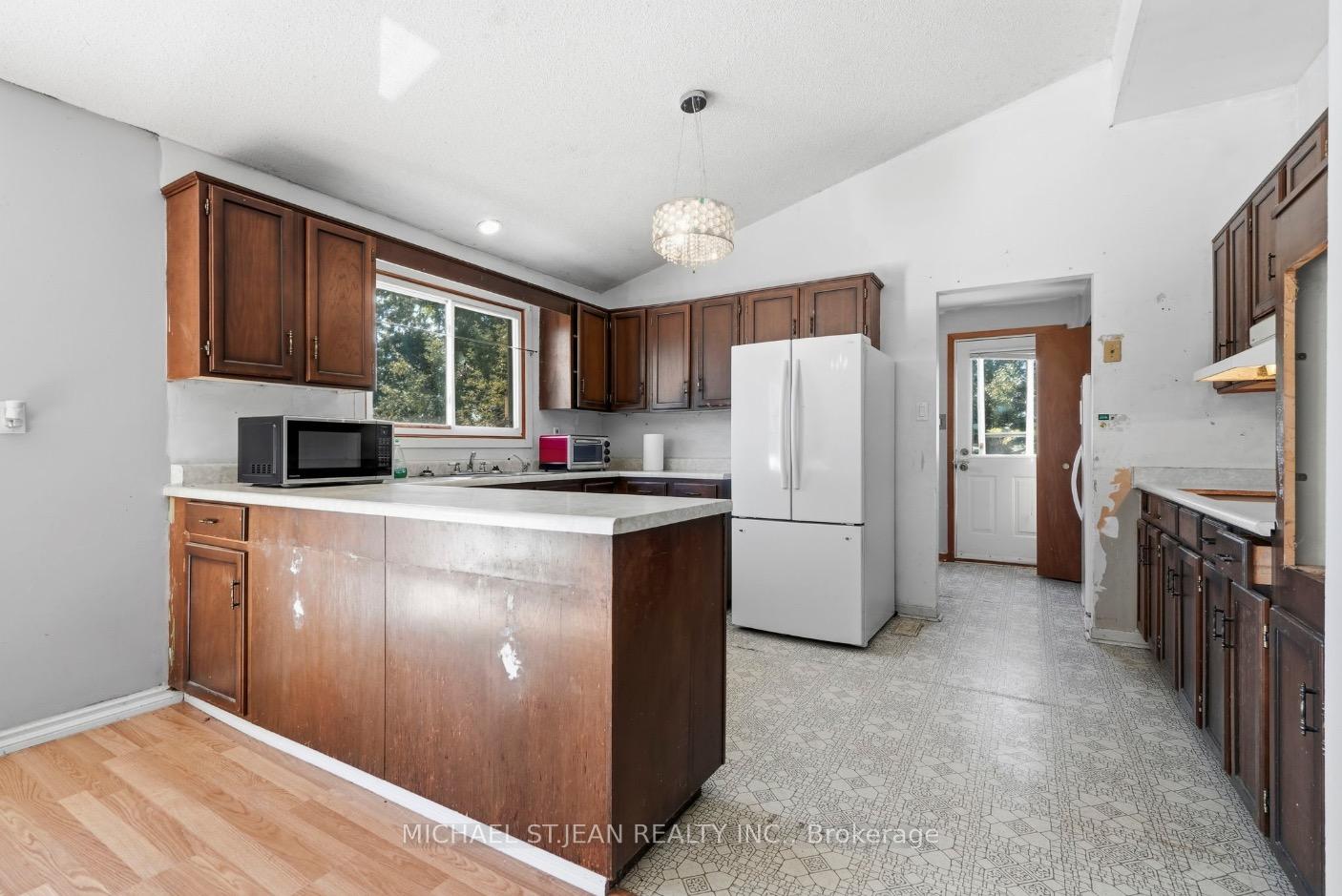 Photo 12 of 1169 Nebo Road, Hamilton, Rural Glanbrook — HOMEH