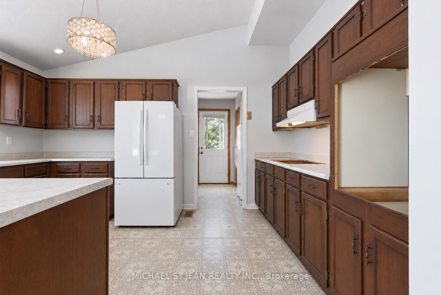 Photo 13 of 1169 Nebo Road, Hamilton, Rural Glanbrook — HOMEH