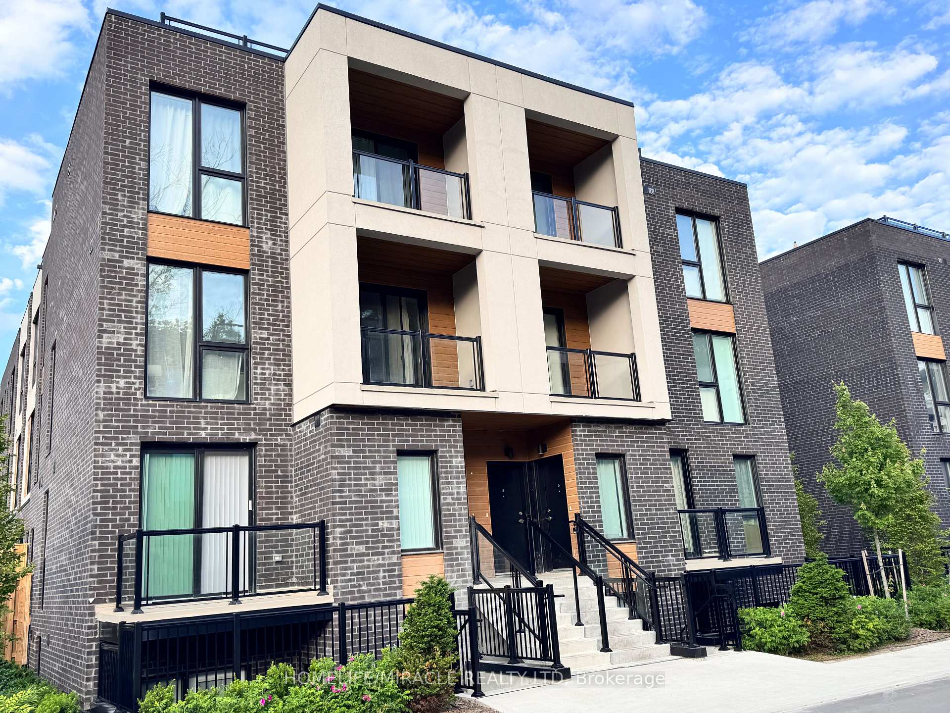 Photo of Unit 4, 176 Clonmore Drive