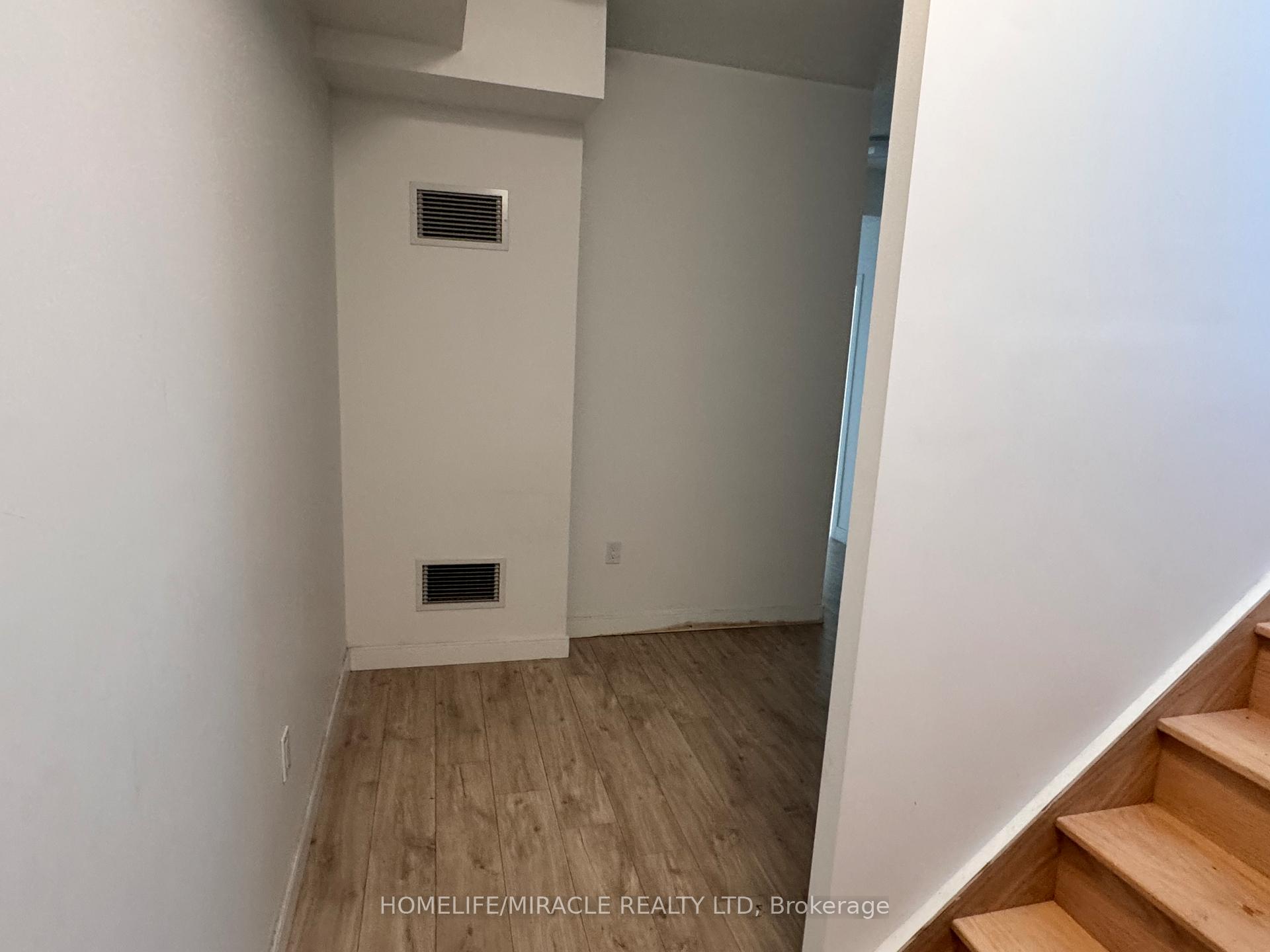 Photo 17 of Unit 4, 176 Clonmore Drive, Scarborough, Birchcliffe-Cliffside — HOMEH