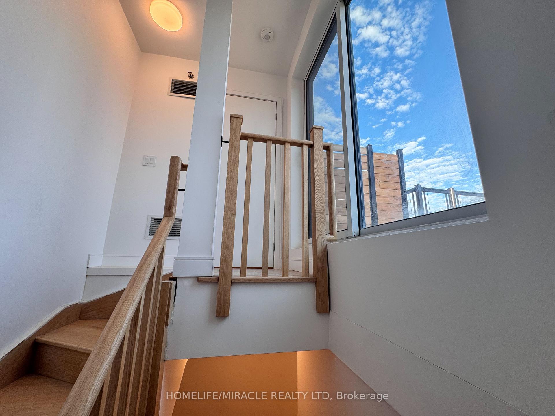 Photo 31 of Unit 4, 176 Clonmore Drive, Scarborough, Birchcliffe-Cliffside — HOMEH