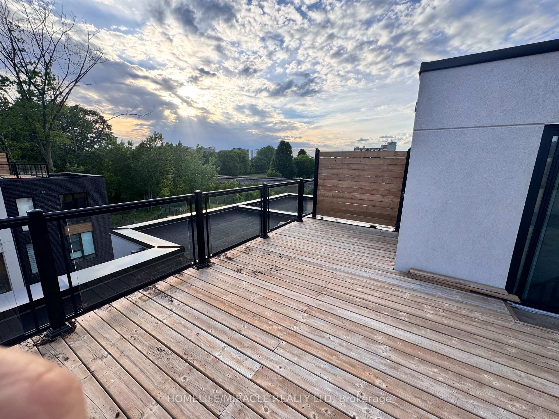 Photo 36 of Unit 4, 176 Clonmore Drive, Scarborough, Birchcliffe-Cliffside — HOMEH