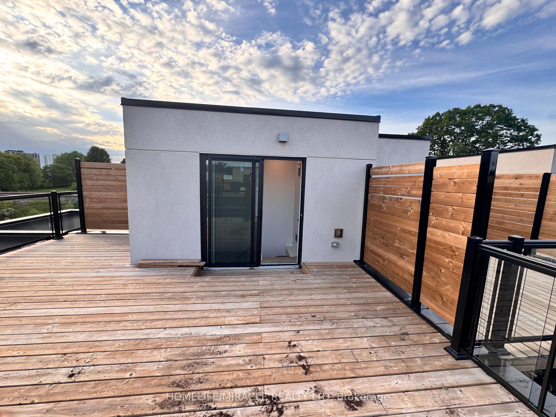 Photo 37 of Unit 4, 176 Clonmore Drive, Scarborough, Birchcliffe-Cliffside — HOMEH