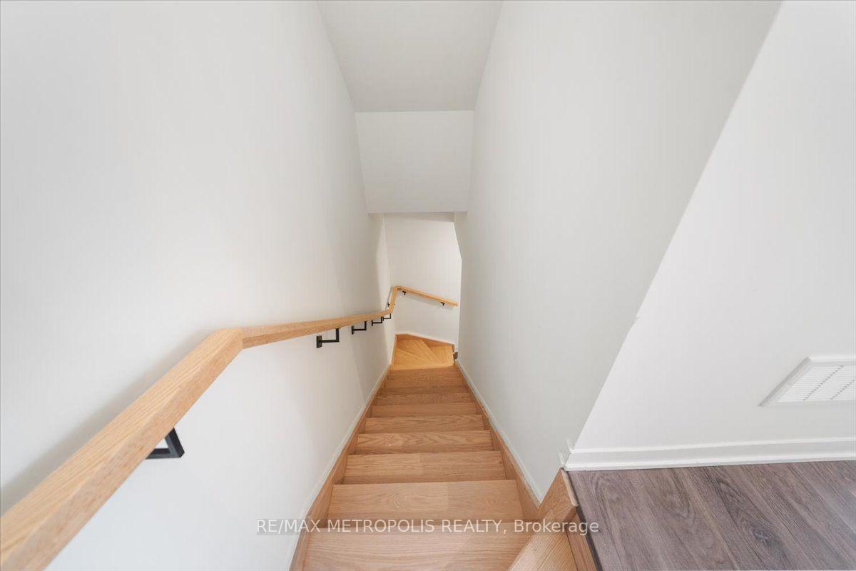 Photo 14 of Unit 1113, 12 David Eyer Road, Richmond Hill, Rural Richmond Hill — HOMEH