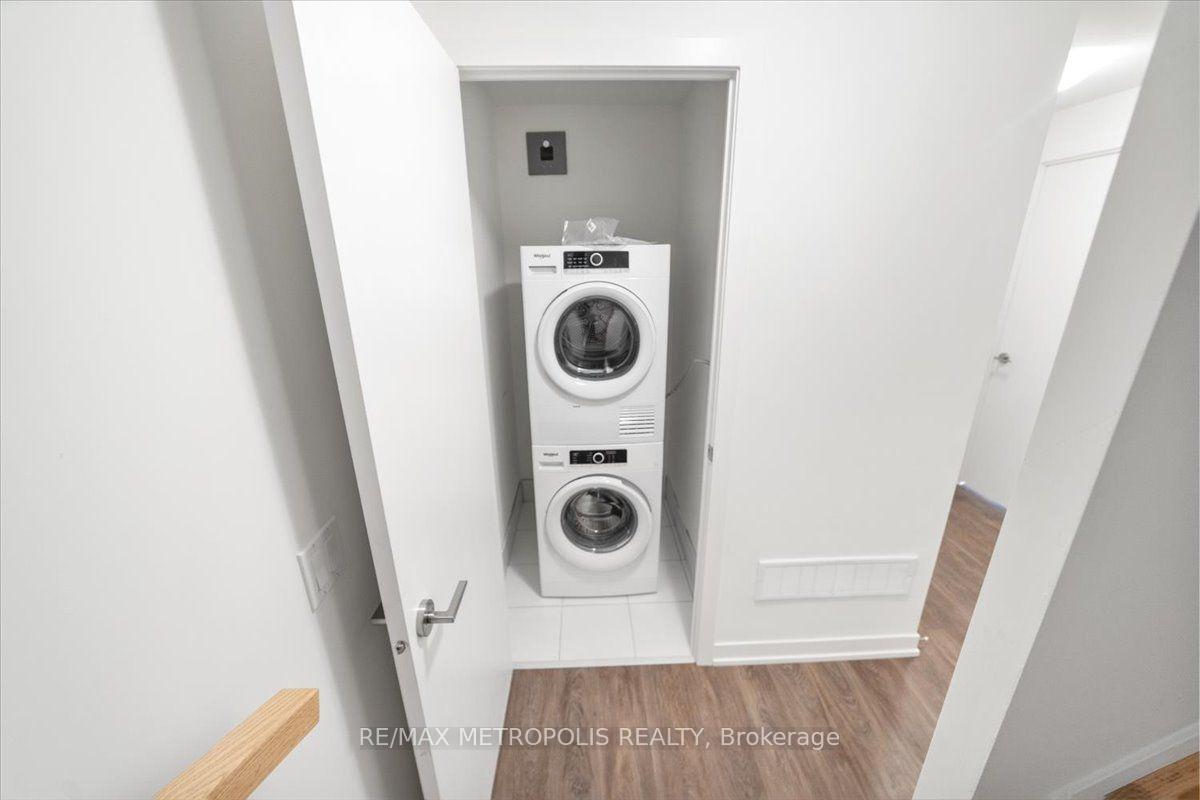 Photo 15 of Unit 1113, 12 David Eyer Road, Richmond Hill, Rural Richmond Hill — HOMEH