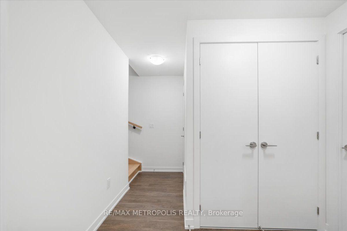 Photo 16 of Unit 1113, 12 David Eyer Road, Richmond Hill, Rural Richmond Hill — HOMEH