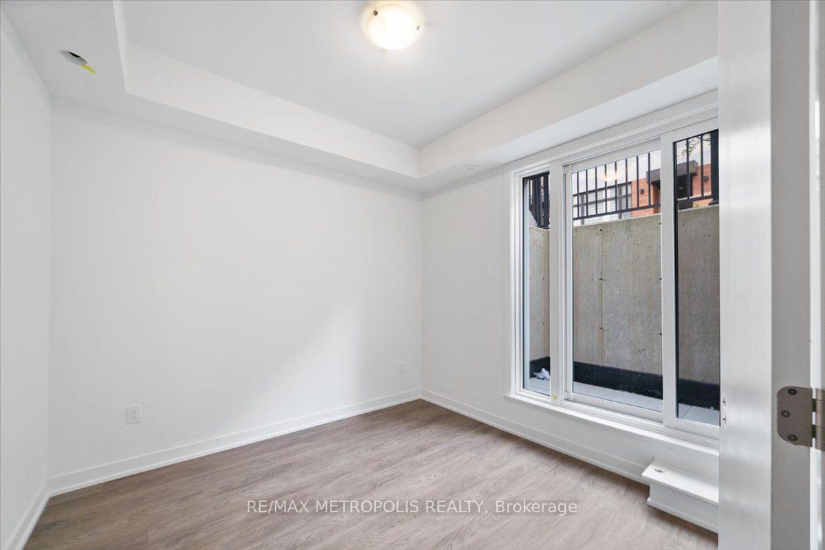Photo 22 of Unit 1113, 12 David Eyer Road, Richmond Hill, Rural Richmond Hill — HOMEH
