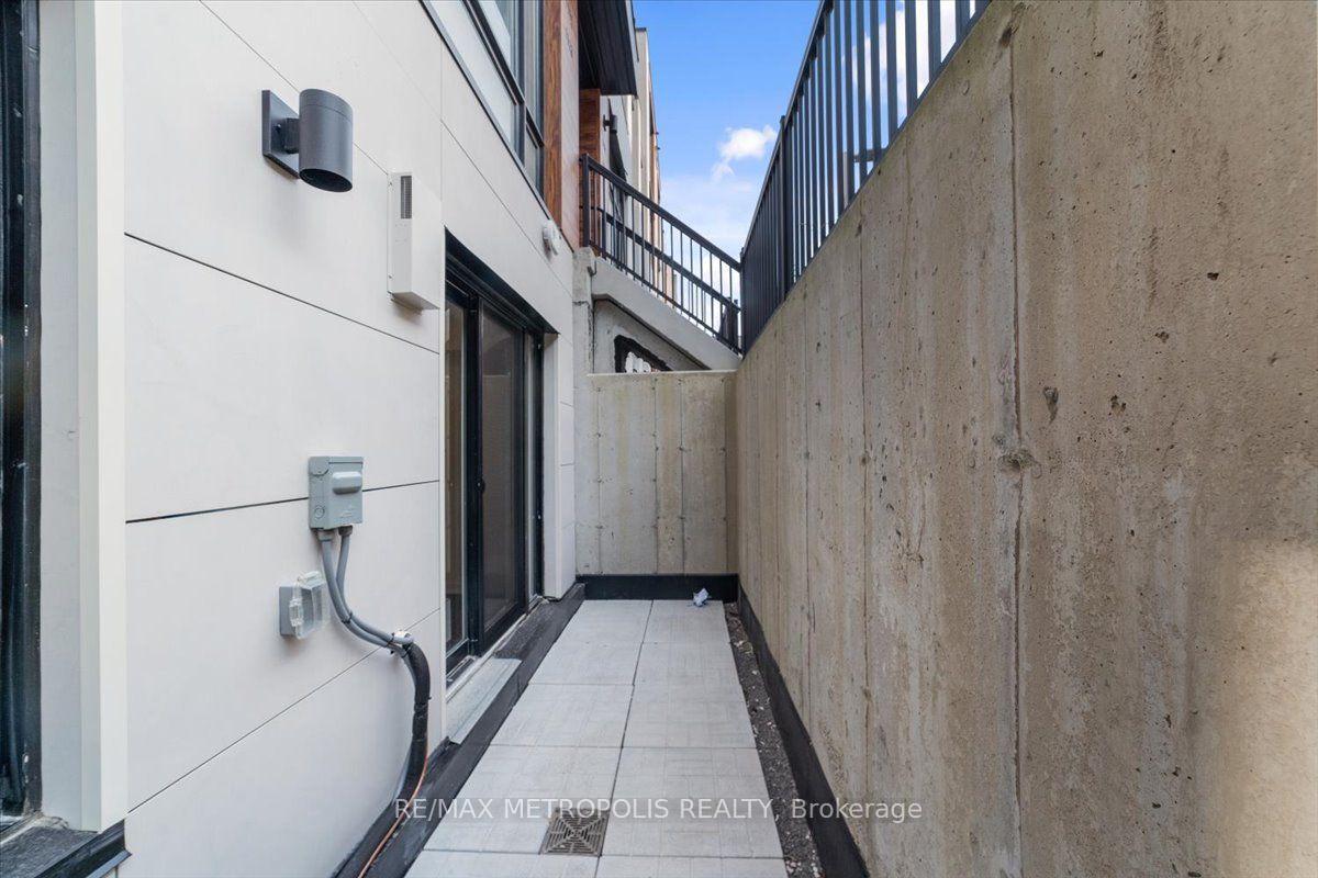 Photo 27 of Unit 1113, 12 David Eyer Road, Richmond Hill, Rural Richmond Hill — HOMEH