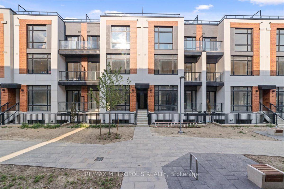 Photo 28 of Unit 1113, 12 David Eyer Road, Richmond Hill, Rural Richmond Hill — HOMEH