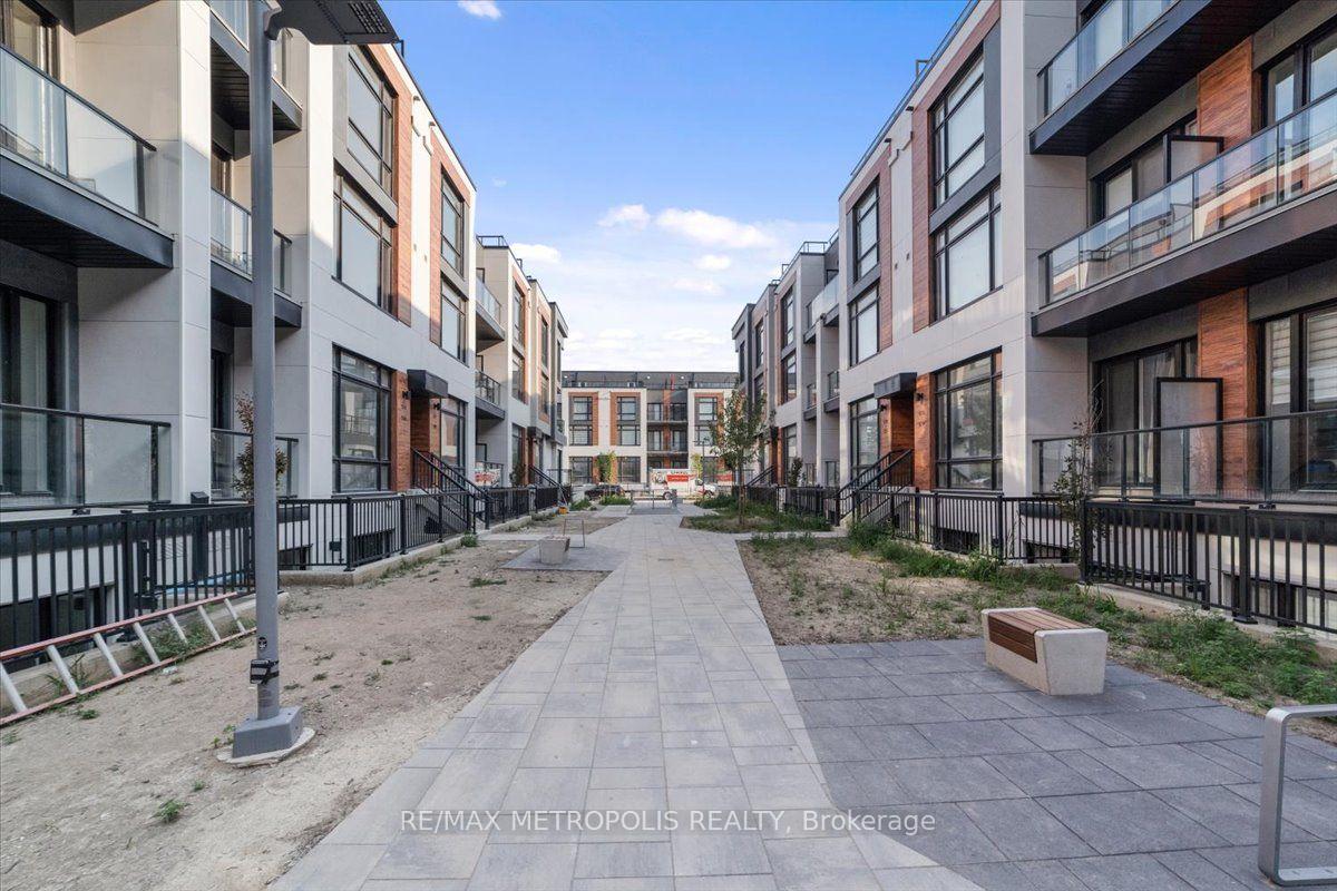 Photo 30 of Unit 1113, 12 David Eyer Road, Richmond Hill, Rural Richmond Hill — HOMEH