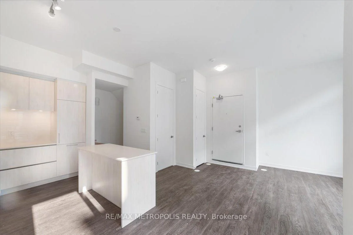 Photo 12 of Unit 1113, 12 David Eyer Road, Richmond Hill, Rural Richmond Hill — HOMEH