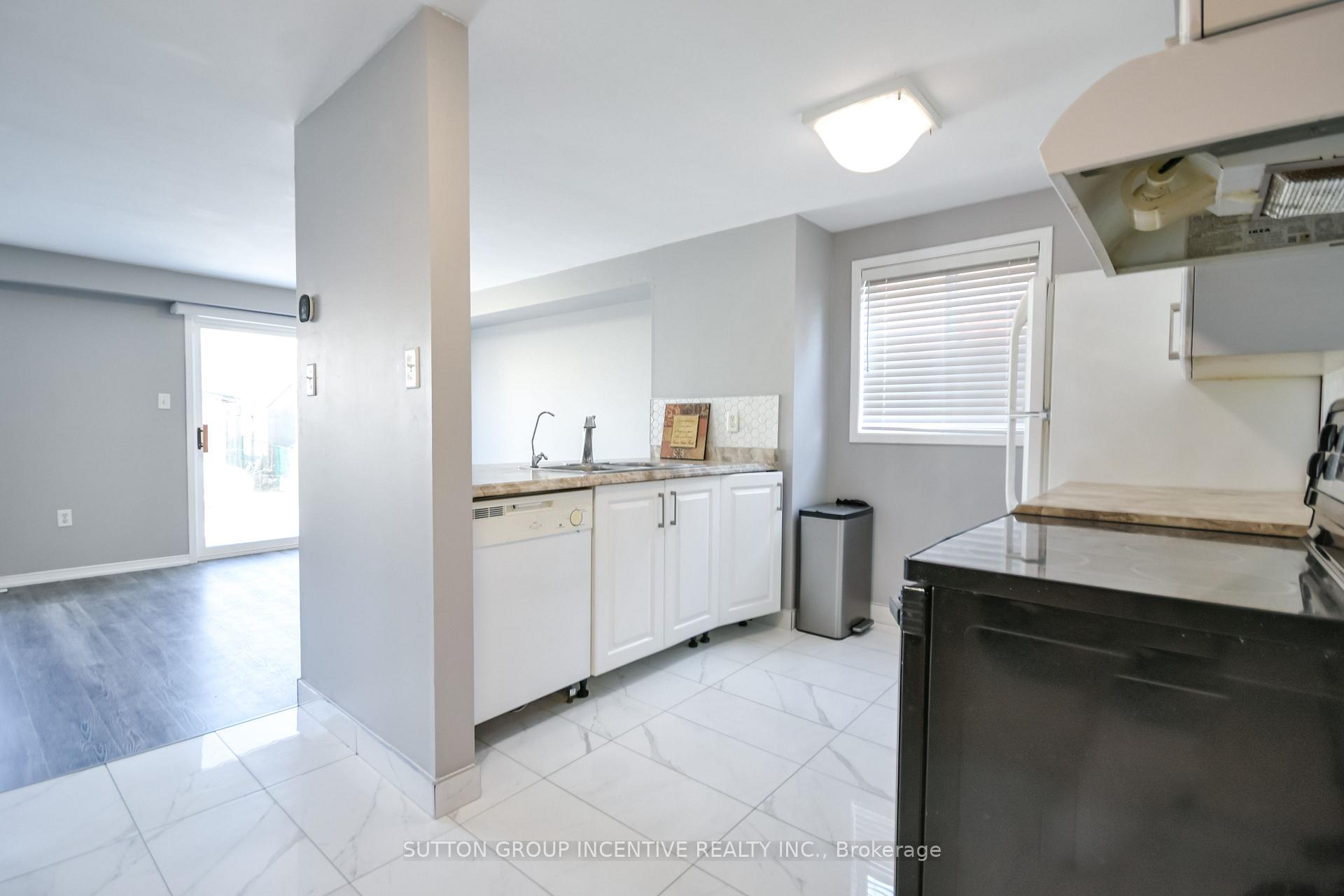 Photo 6 of 256 Dunsmore Lane, Barrie, Georgian Drive — HOMEH
