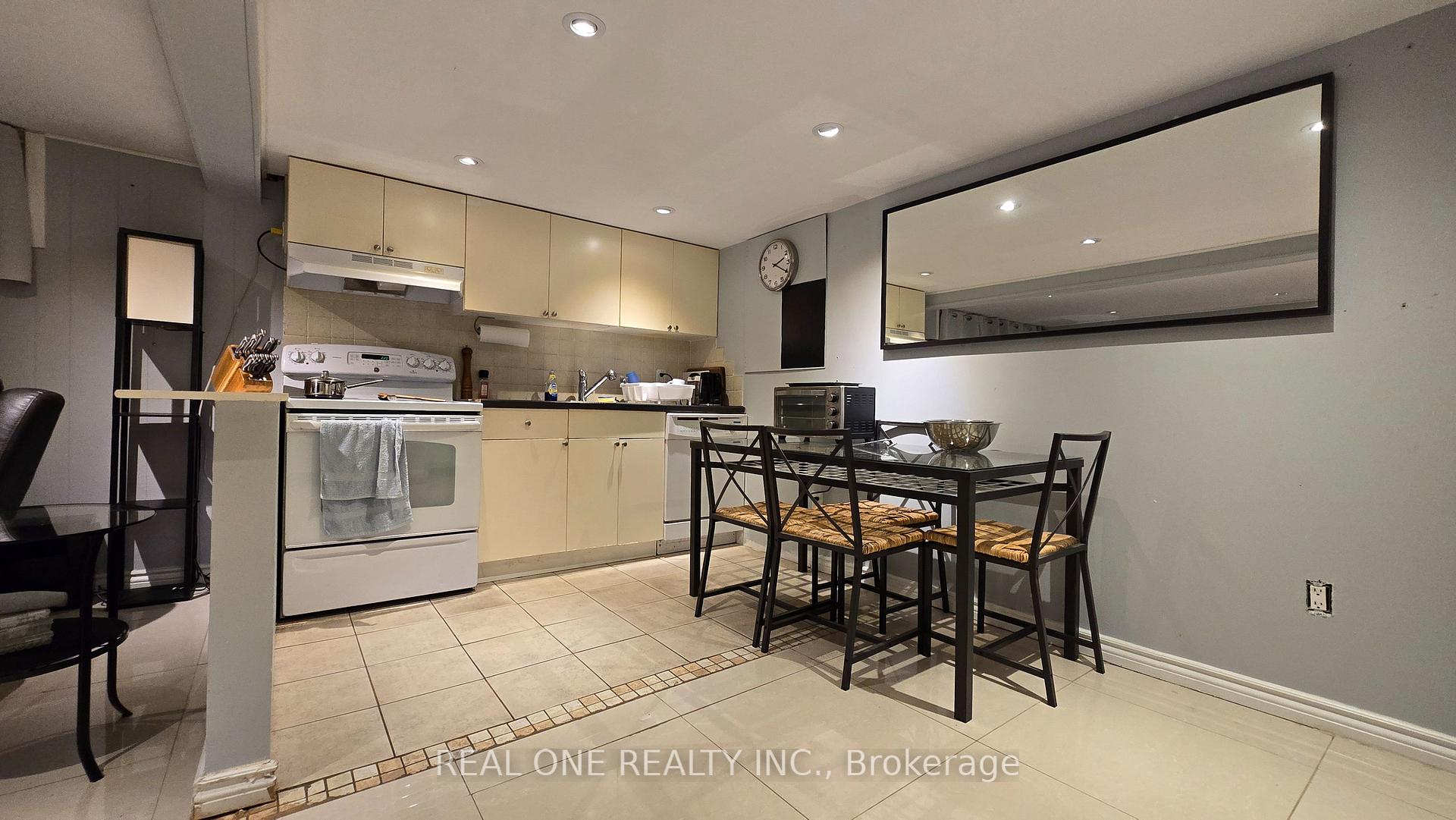 Photo 3 of Unit Bsmt, 369 Browndale Crescent, Richmond Hill, Crosby — HOMEH