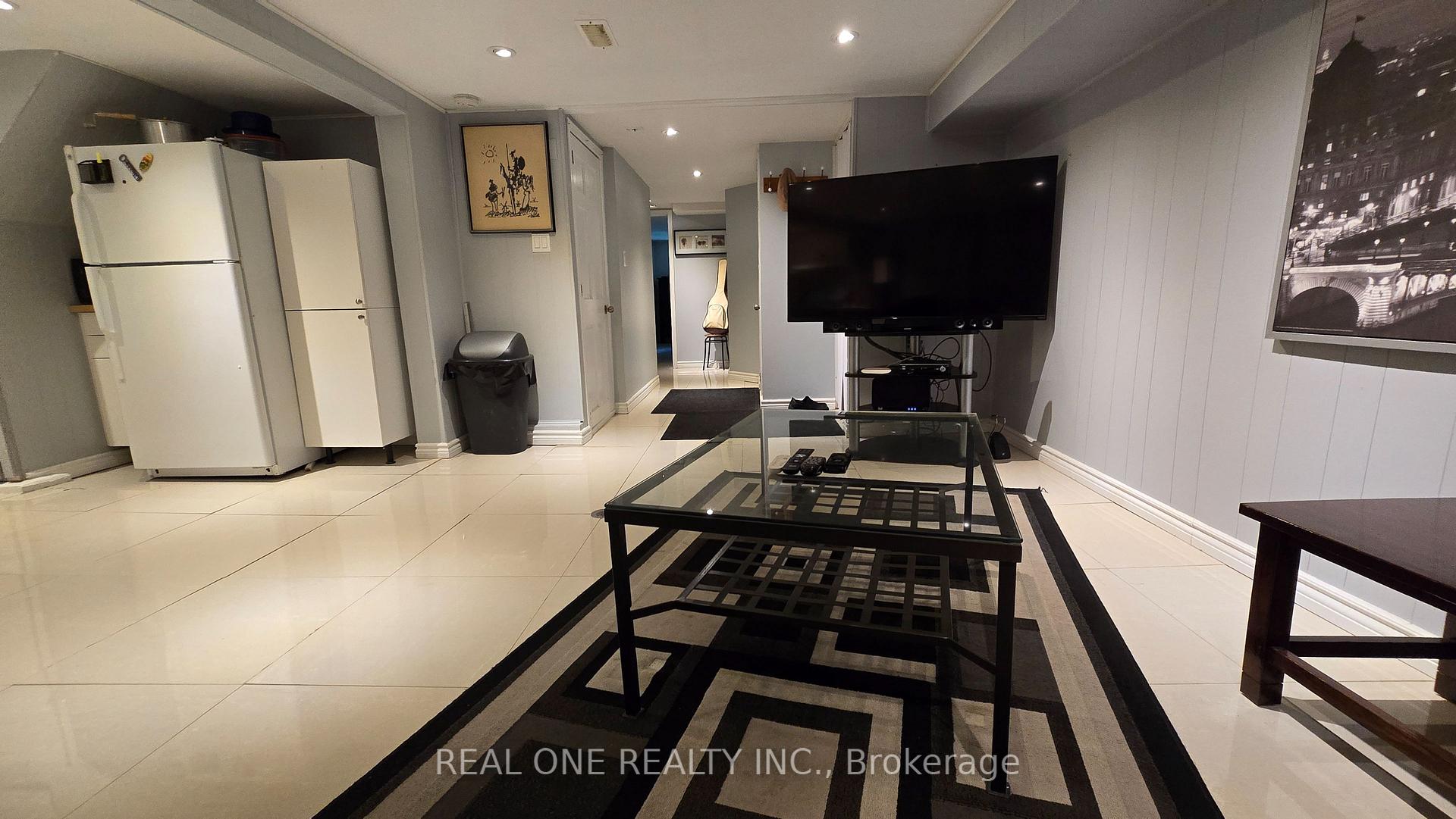 Photo 10 of Unit Bsmt, 369 Browndale Crescent, Richmond Hill, Crosby — HOMEH