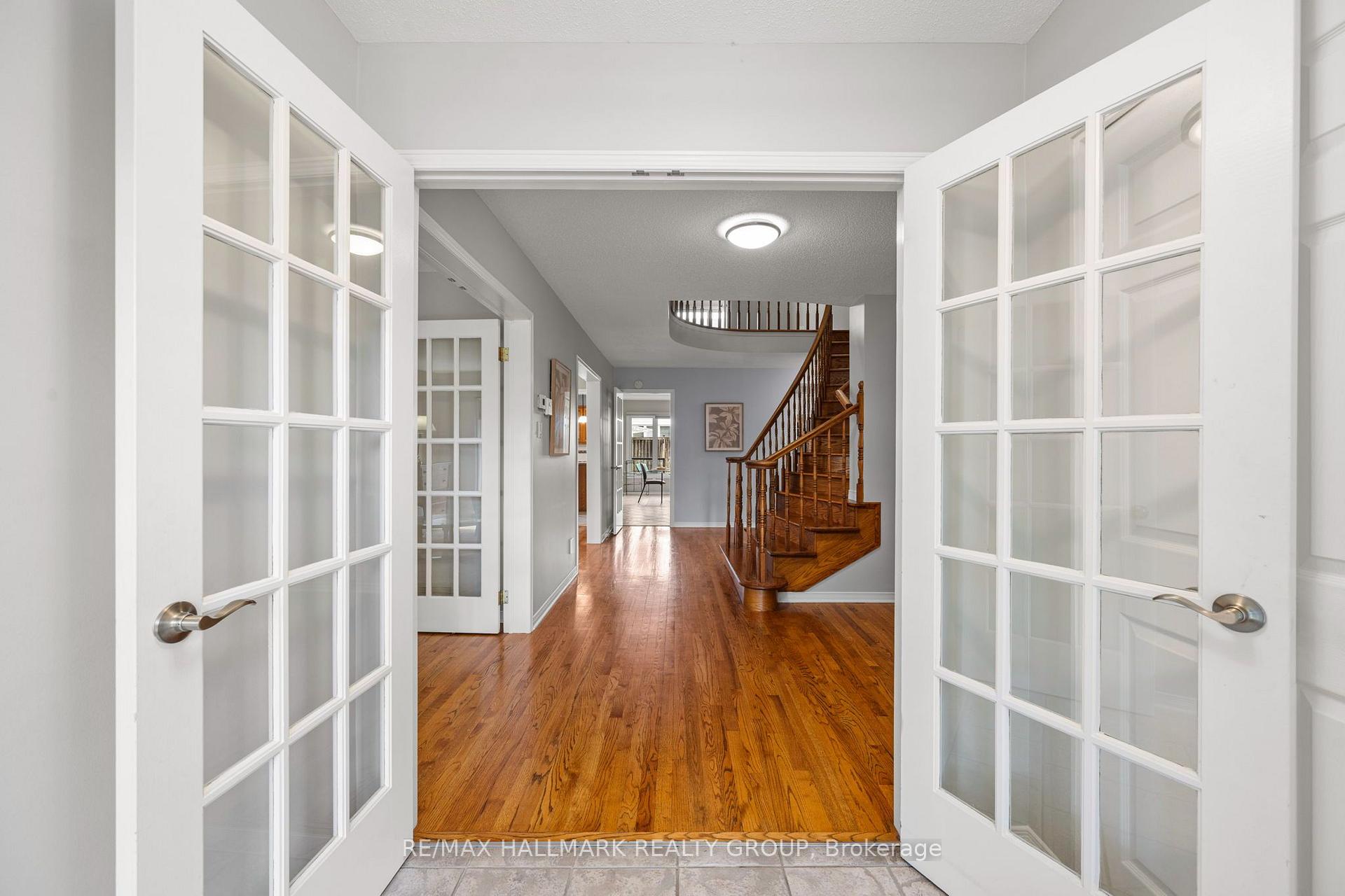 Photo 4 of 1381 Montresor Way, Ottawa, Fallingbrook/Ridgemount — HOMEH