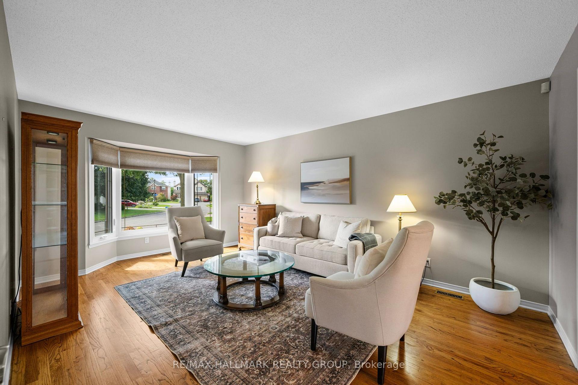Photo 5 of 1381 Montresor Way, Ottawa, Fallingbrook/Ridgemount — HOMEH