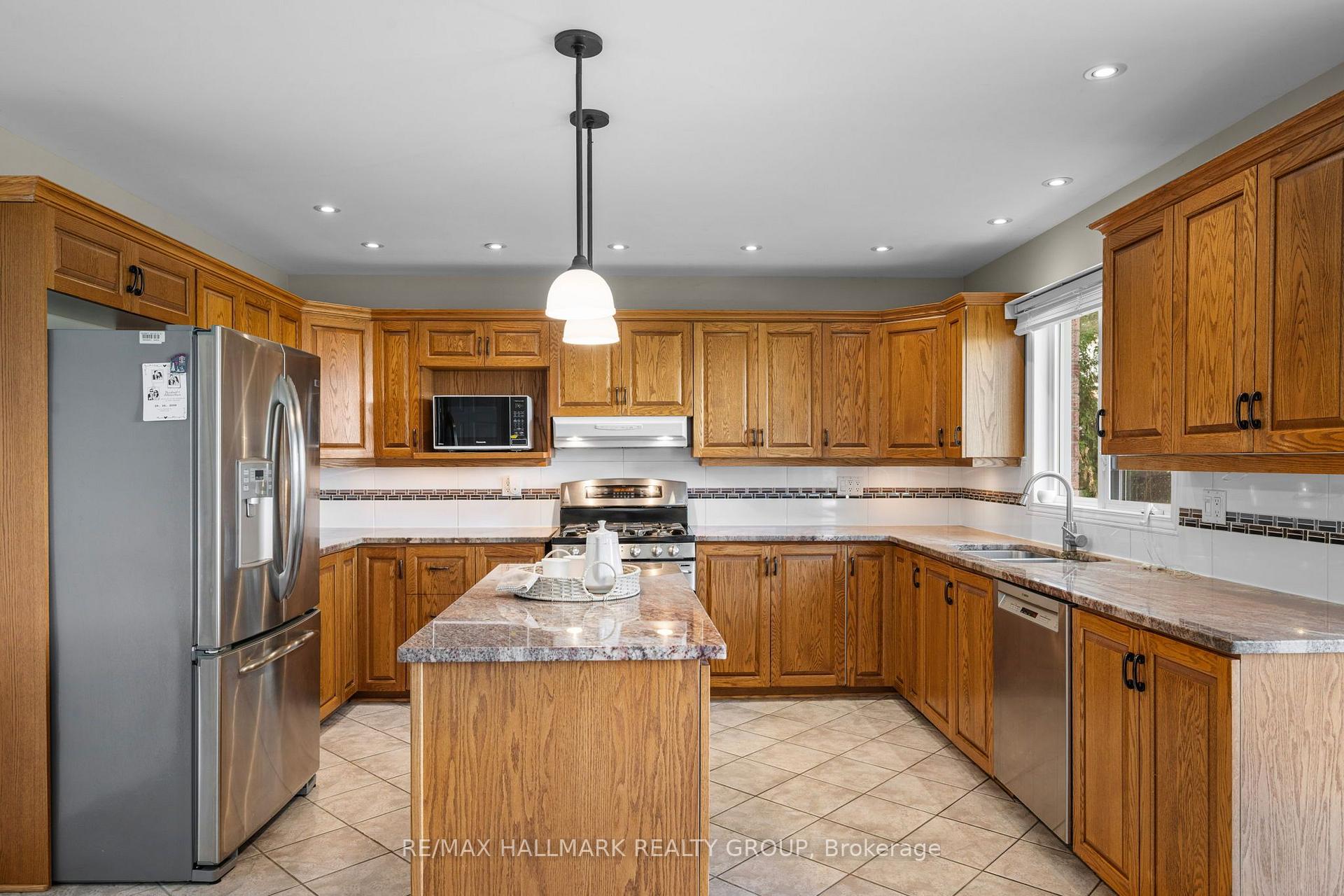 Photo 14 of 1381 Montresor Way, Ottawa, Fallingbrook/Ridgemount — HOMEH