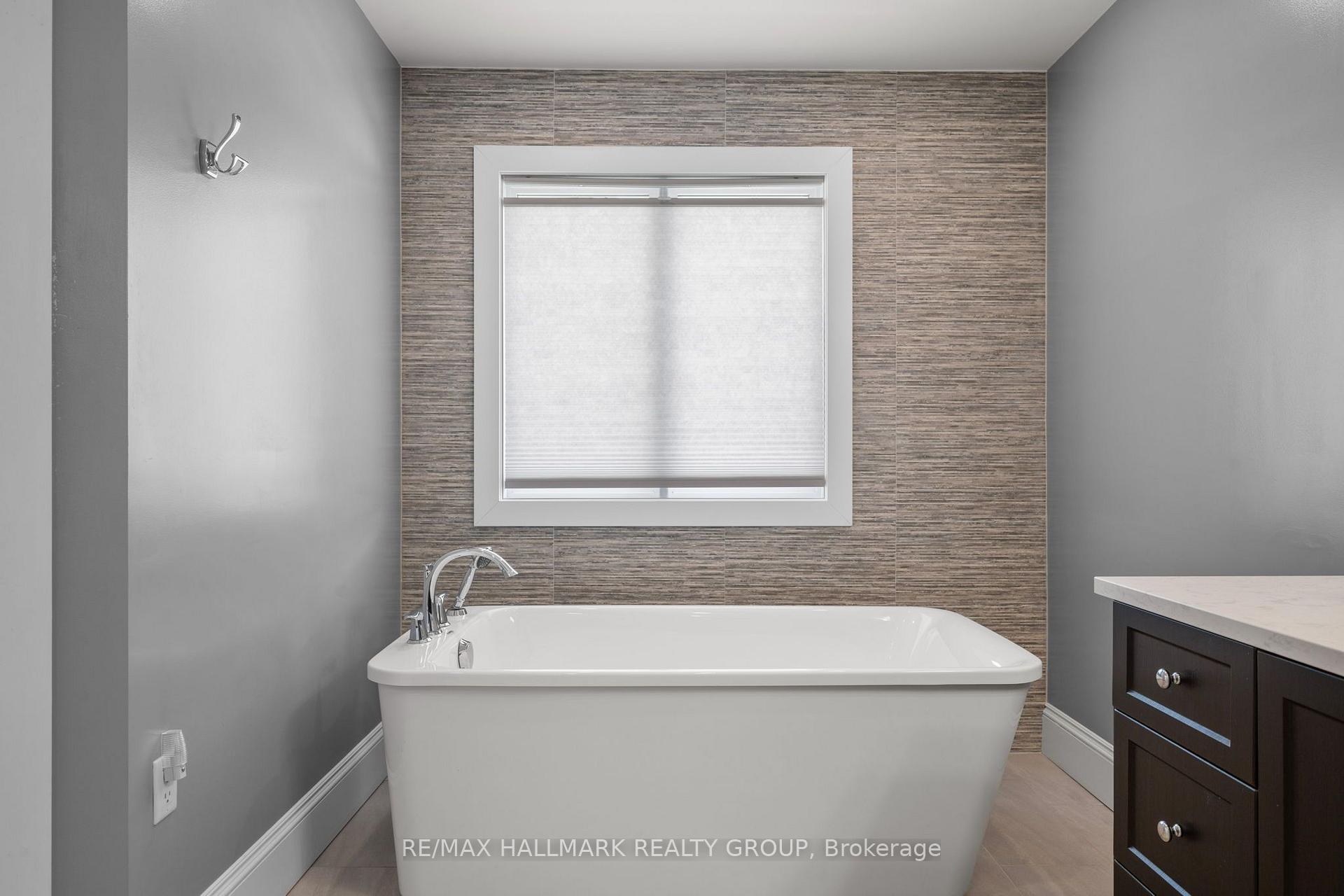 Photo 35 of 1381 Montresor Way, Ottawa, Fallingbrook/Ridgemount — HOMEH