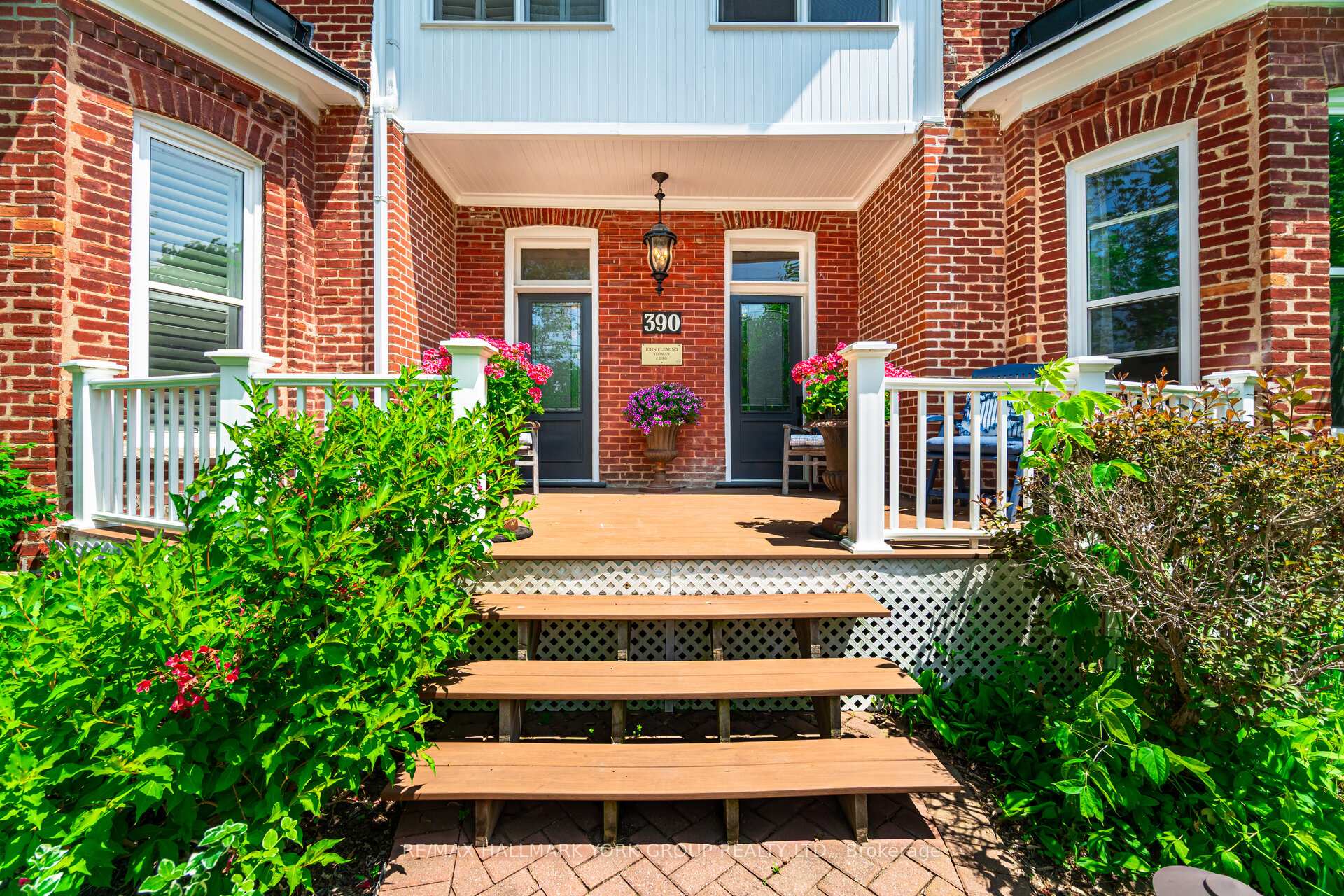 Photo 2 of 390 Main Street, King, Schomberg — HOMEH