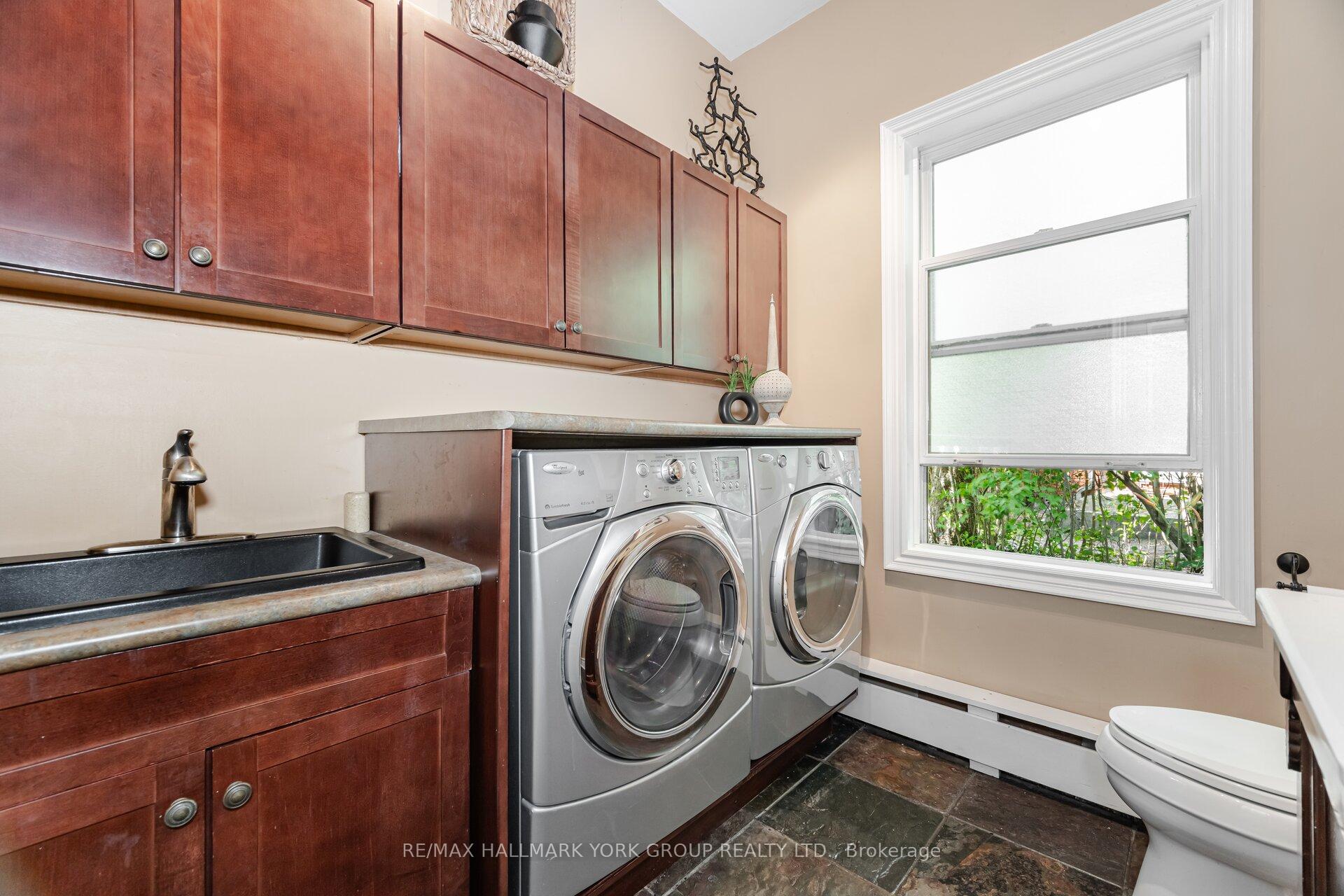 Photo 17 of 390 Main Street, King, Schomberg — HOMEH