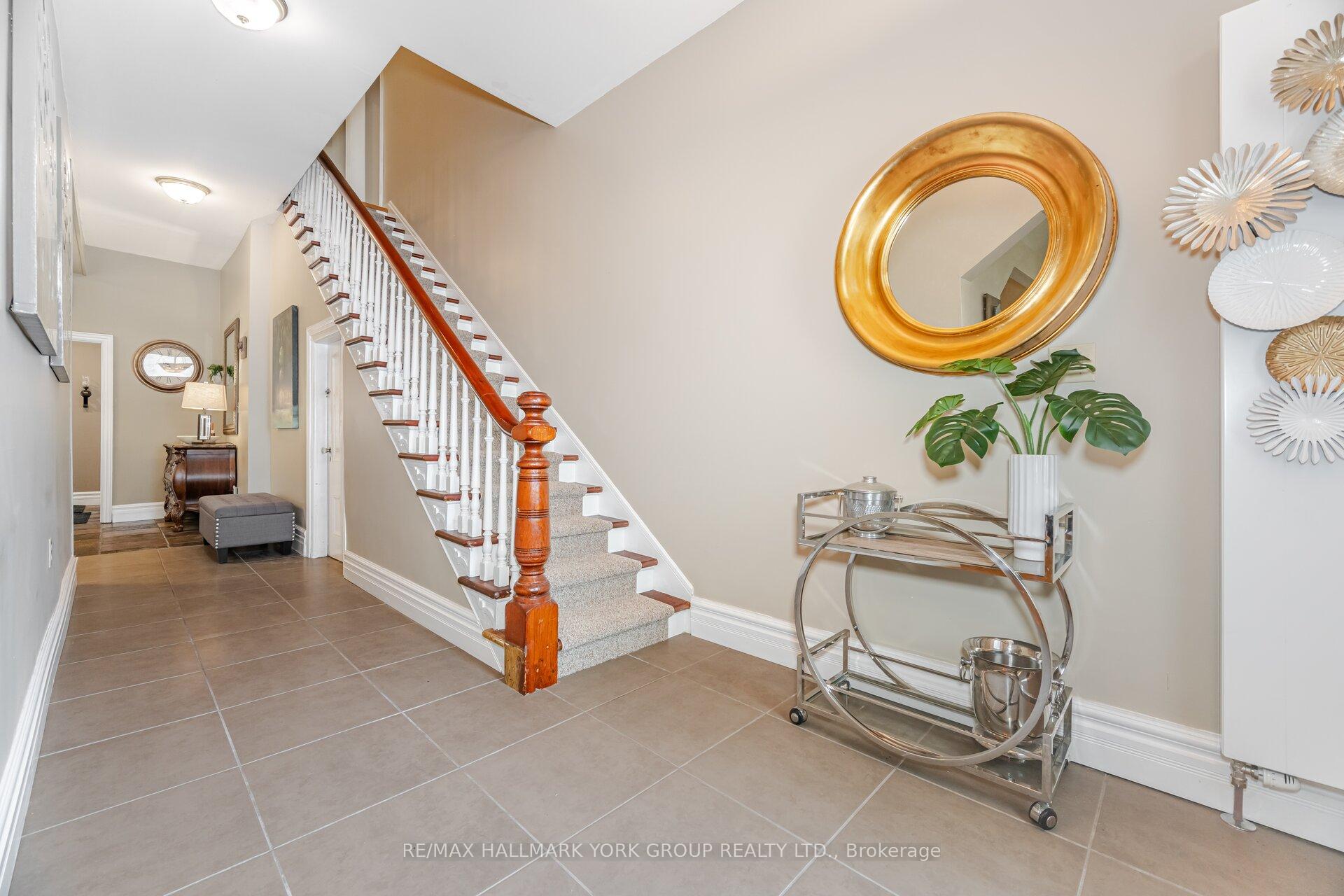 Photo 18 of 390 Main Street, King, Schomberg — HOMEH