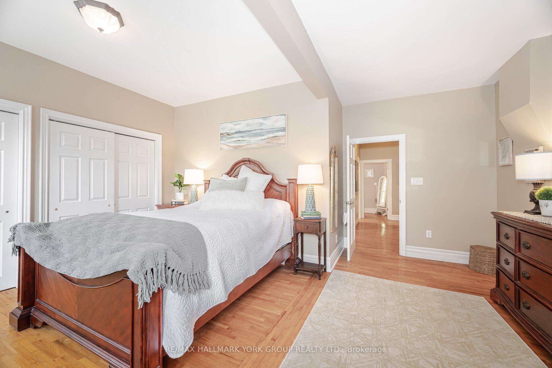 Photo 21 of 390 Main Street, King, Schomberg — HOMEH