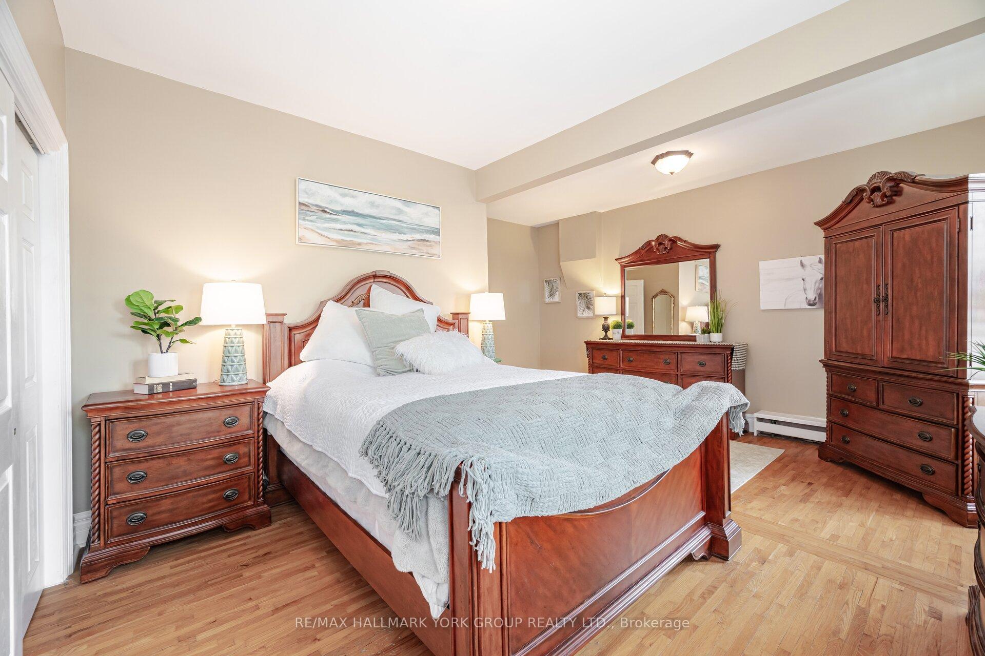 Photo 22 of 390 Main Street, King, Schomberg — HOMEH