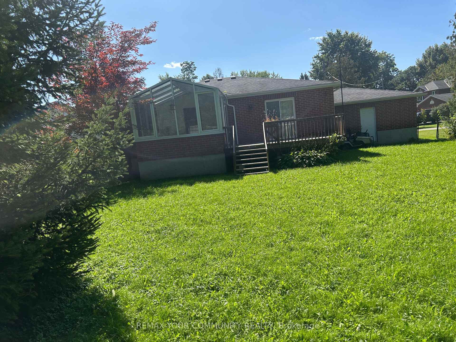 Photo 3 of 4 Bay Court, Georgina, Keswick North — HOMEH