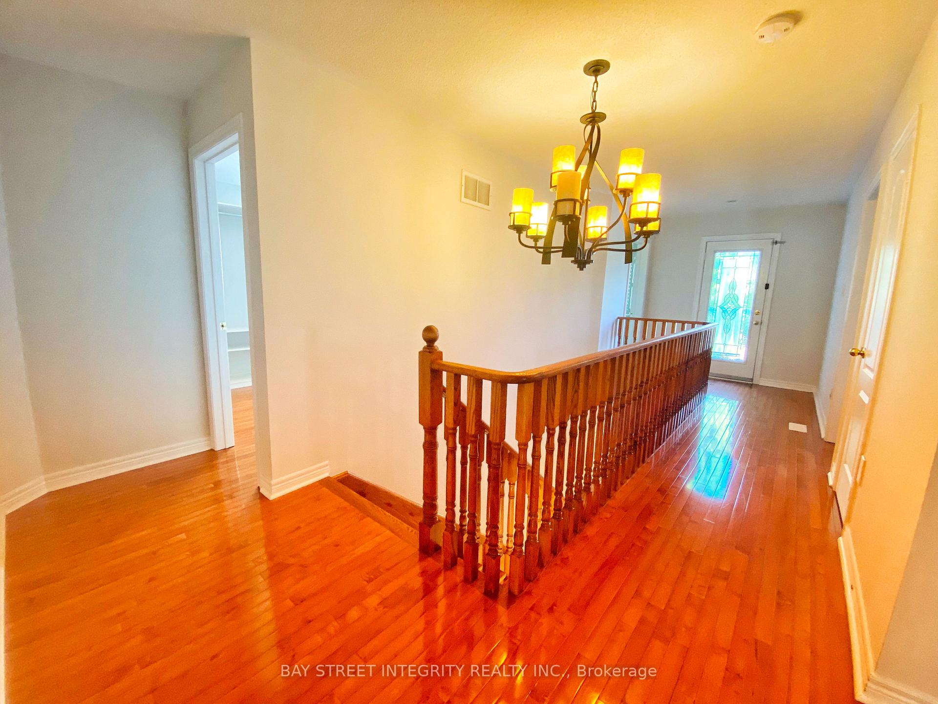 Photo 11 of Main 114 Red River Crescent, Newmarket, Woodland Hill — HOMEH