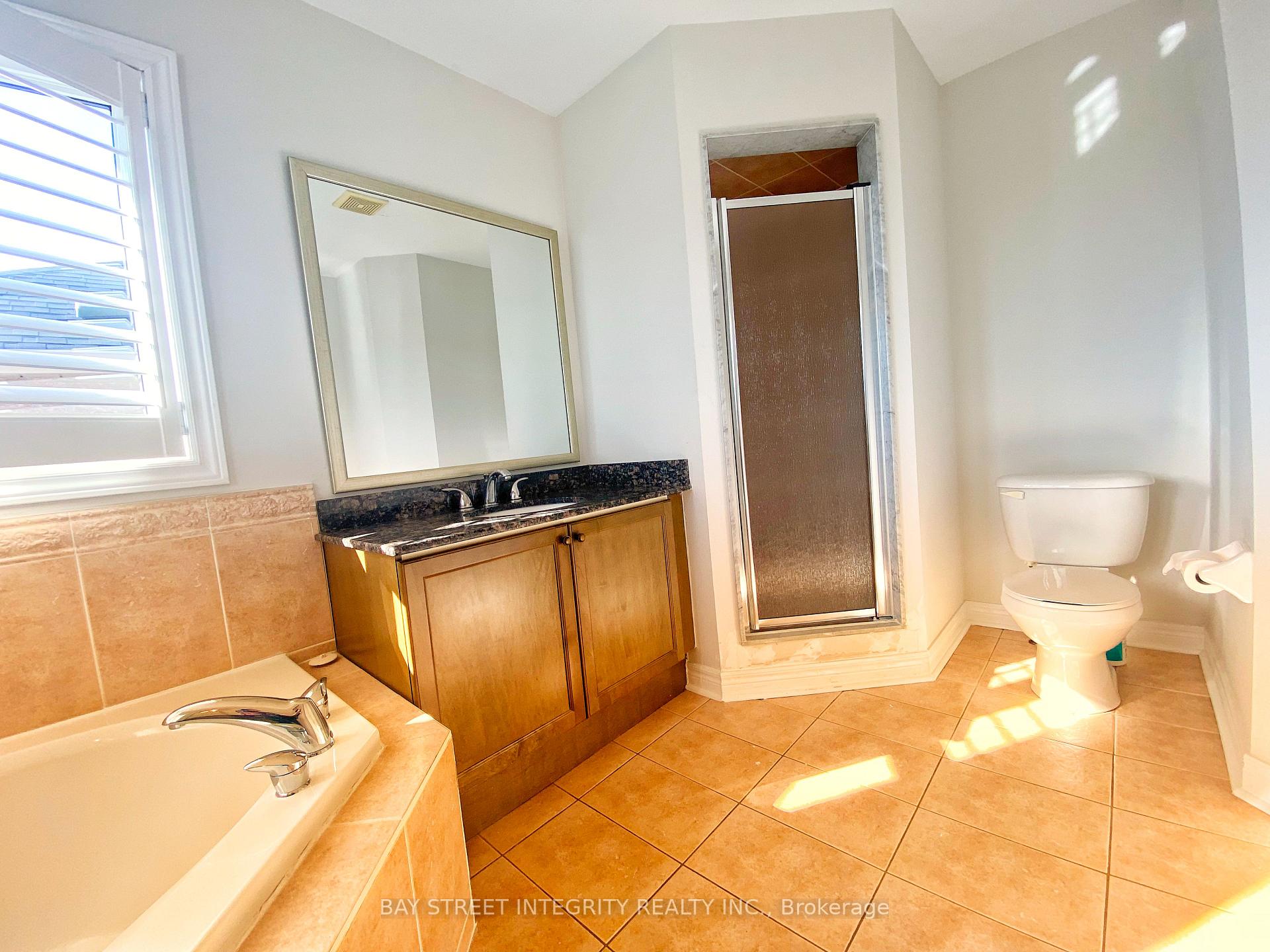 Photo 18 of Main 114 Red River Crescent, Newmarket, Woodland Hill — HOMEH