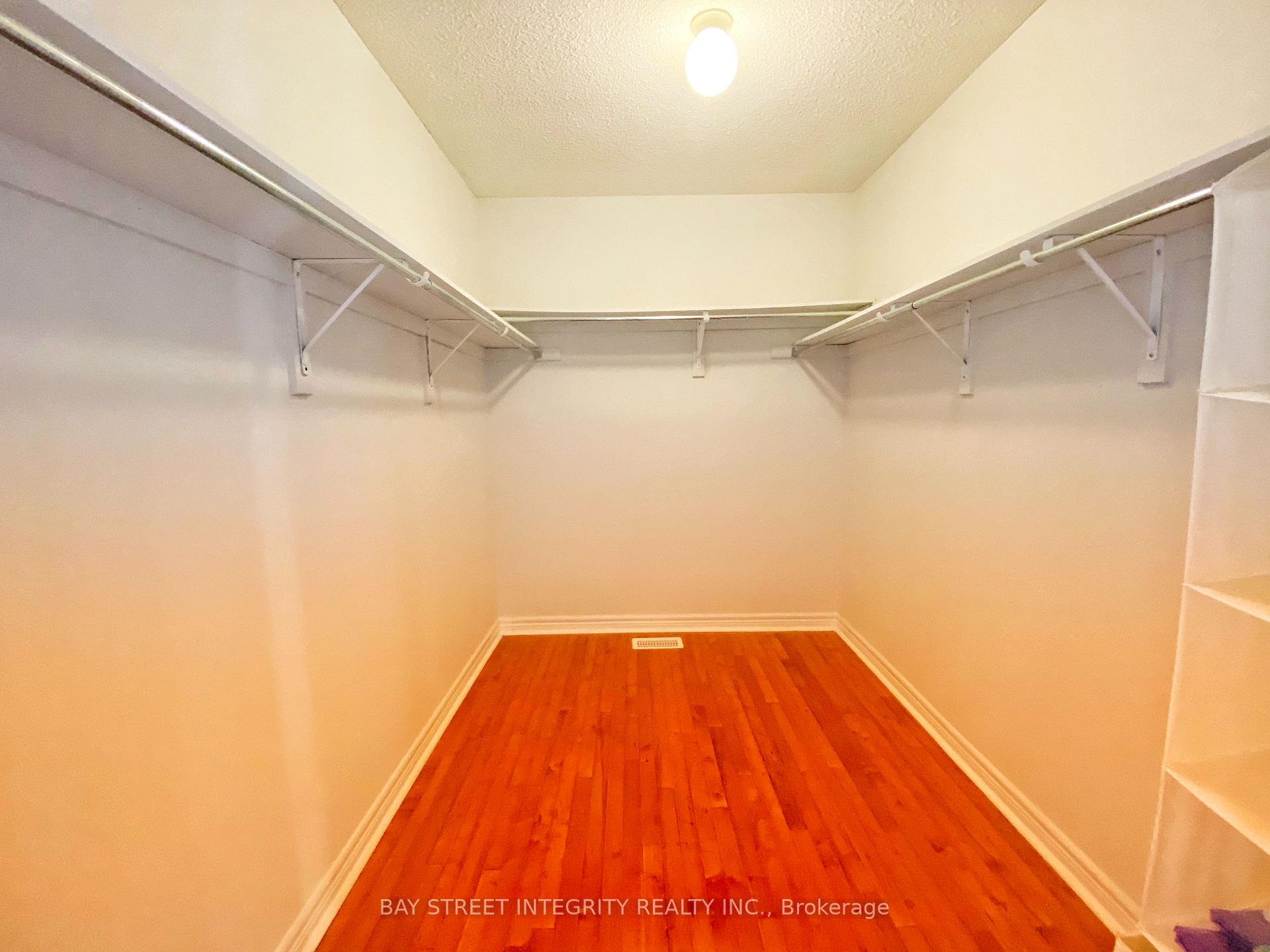 Photo 19 of Main 114 Red River Crescent, Newmarket, Woodland Hill — HOMEH